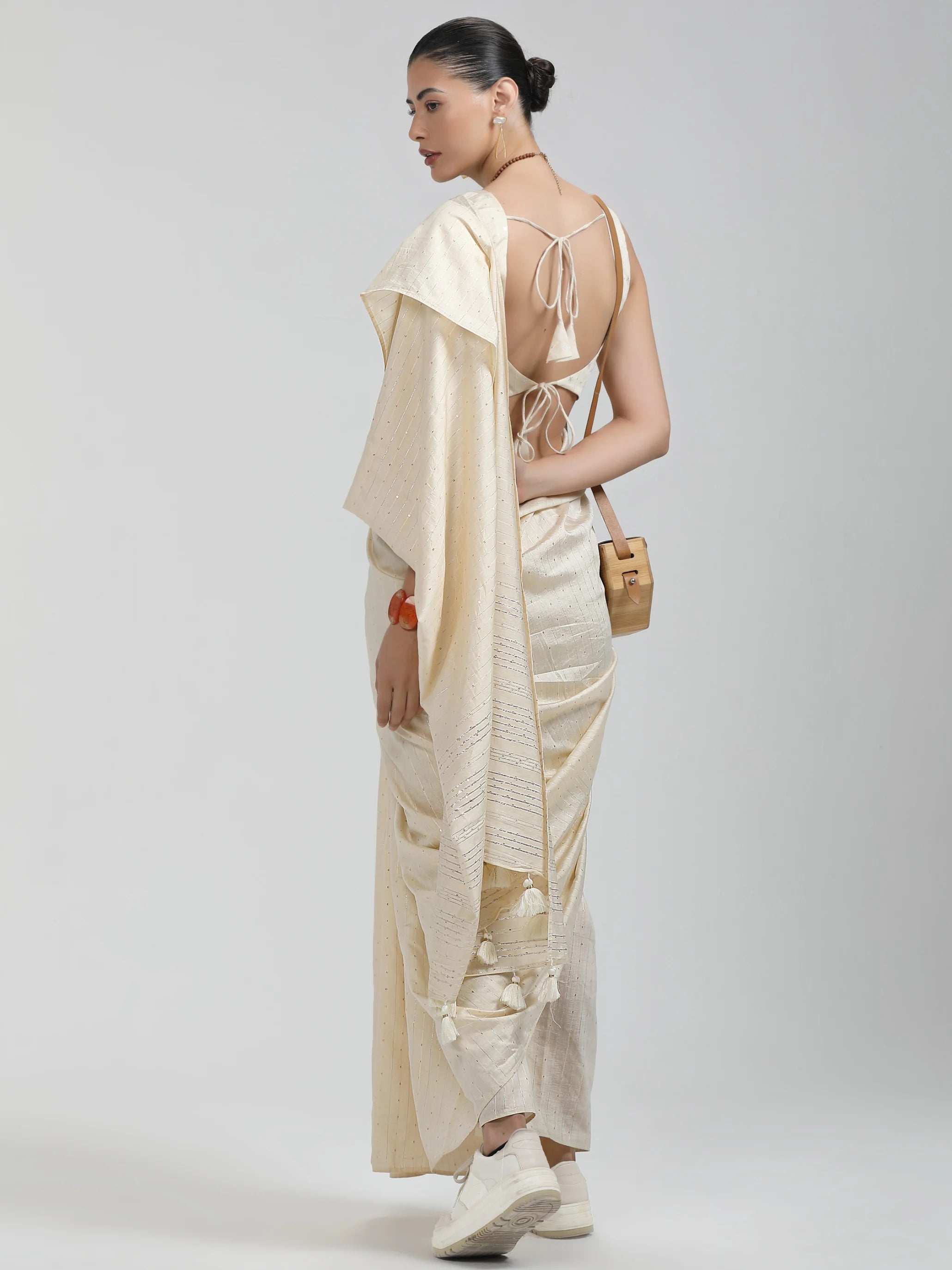 WHITE FEEZY FIGARO LIVA SILK SAREE