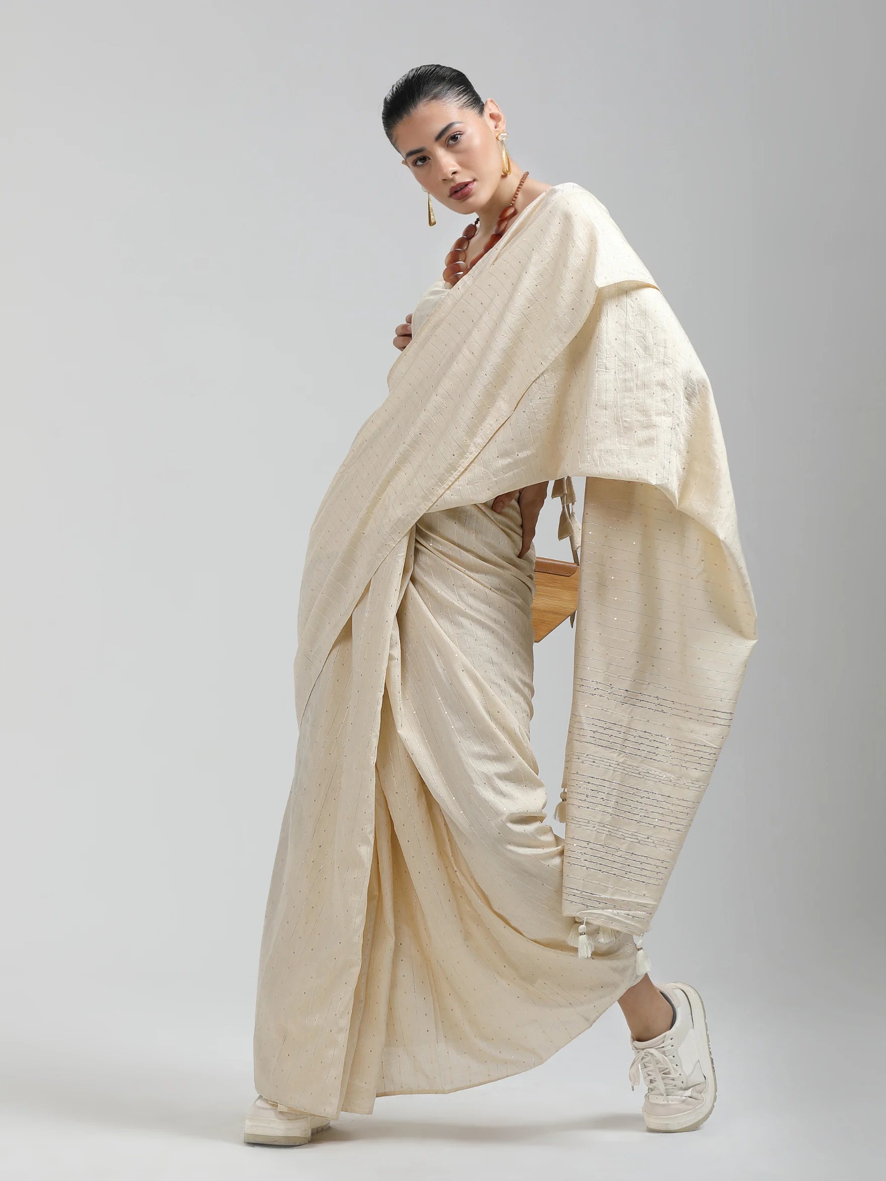 WHITE FEEZY FIGARO LIVA SILK SAREE