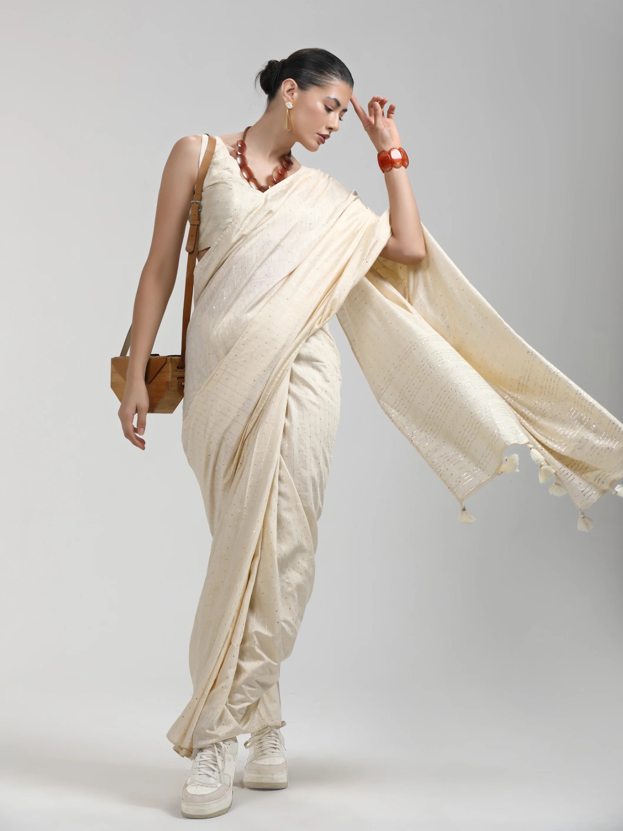 WHITE FEEZY FIGARO LIVA SILK SAREE