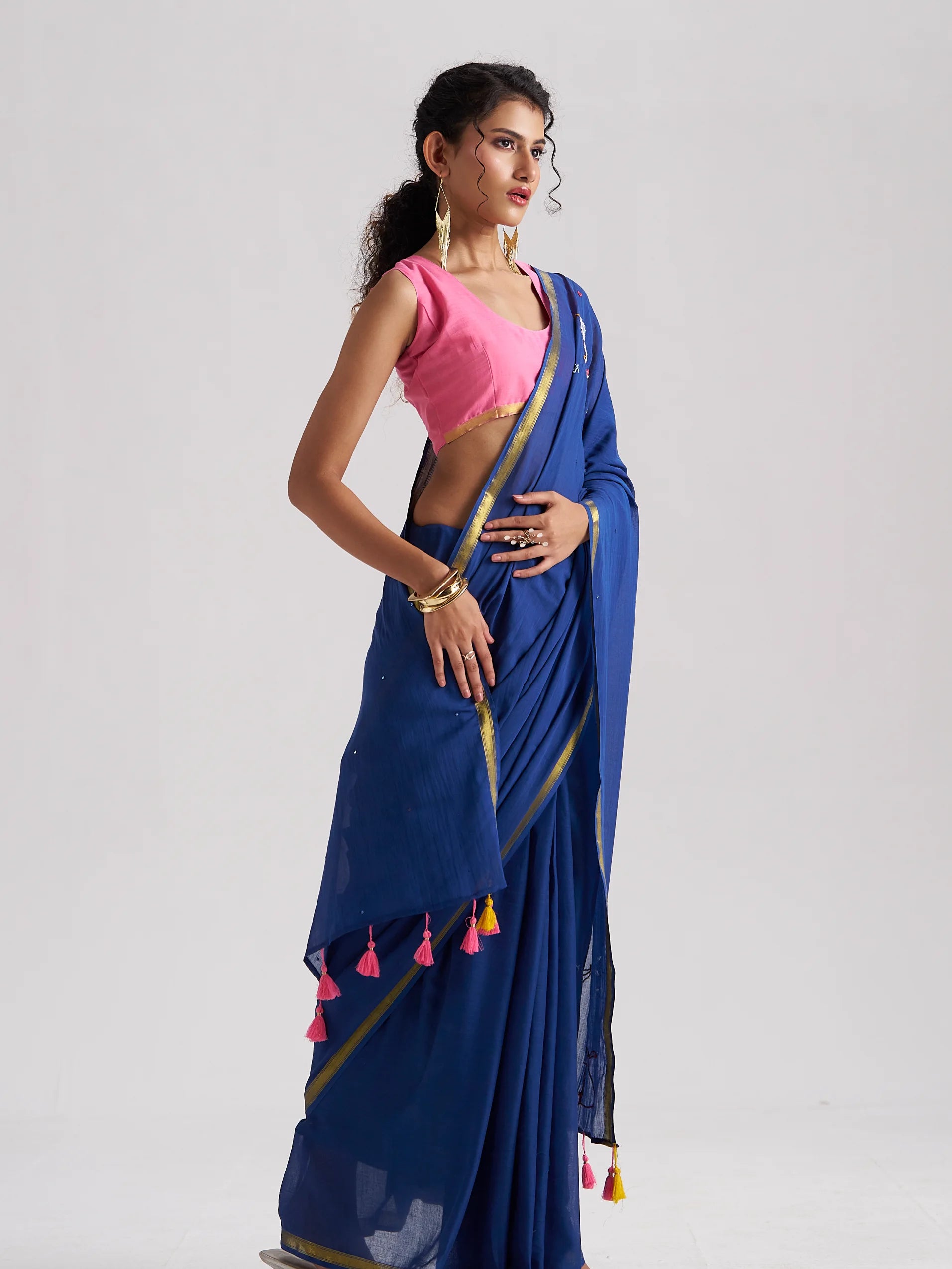 VISCOSE MUL SAGITTARIUS CELESTIAL HAND EMBROIDERED SAREE WITH BLOUSE