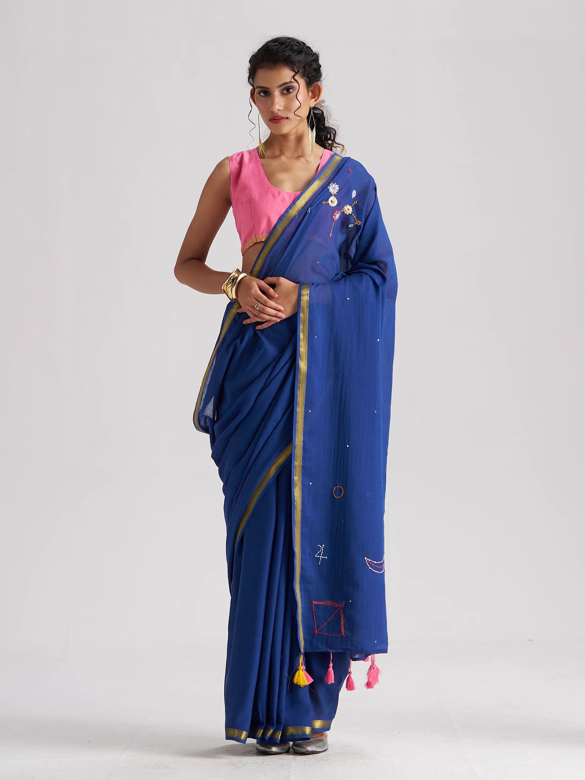 VISCOSE MUL SAGITTARIUS CELESTIAL HAND EMBROIDERED SAREE WITH BLOUSE