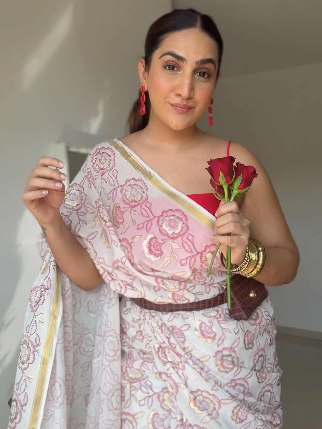 SIDDHI DOSHI IN VISCOSE MUL FOIL PRINTED RED SAREE
