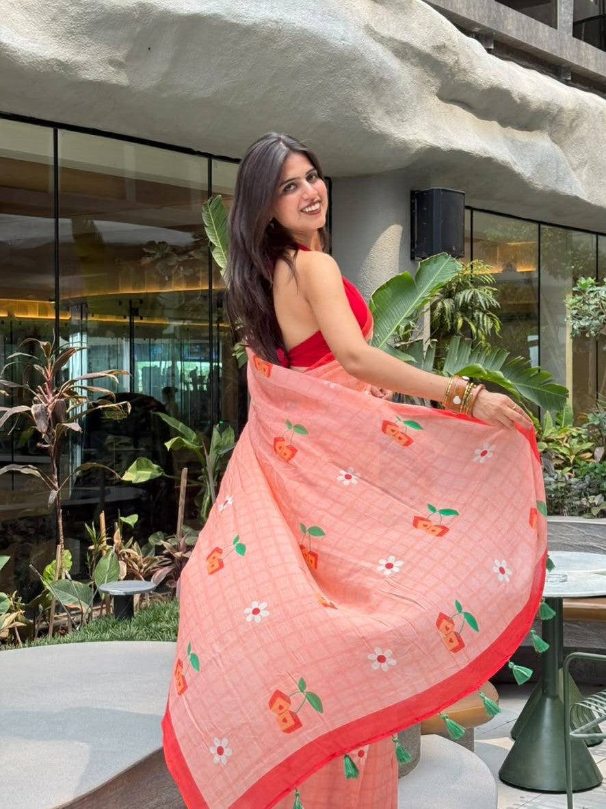 KARUNA CHOUDHARY IN DICE PRINT SAREE
