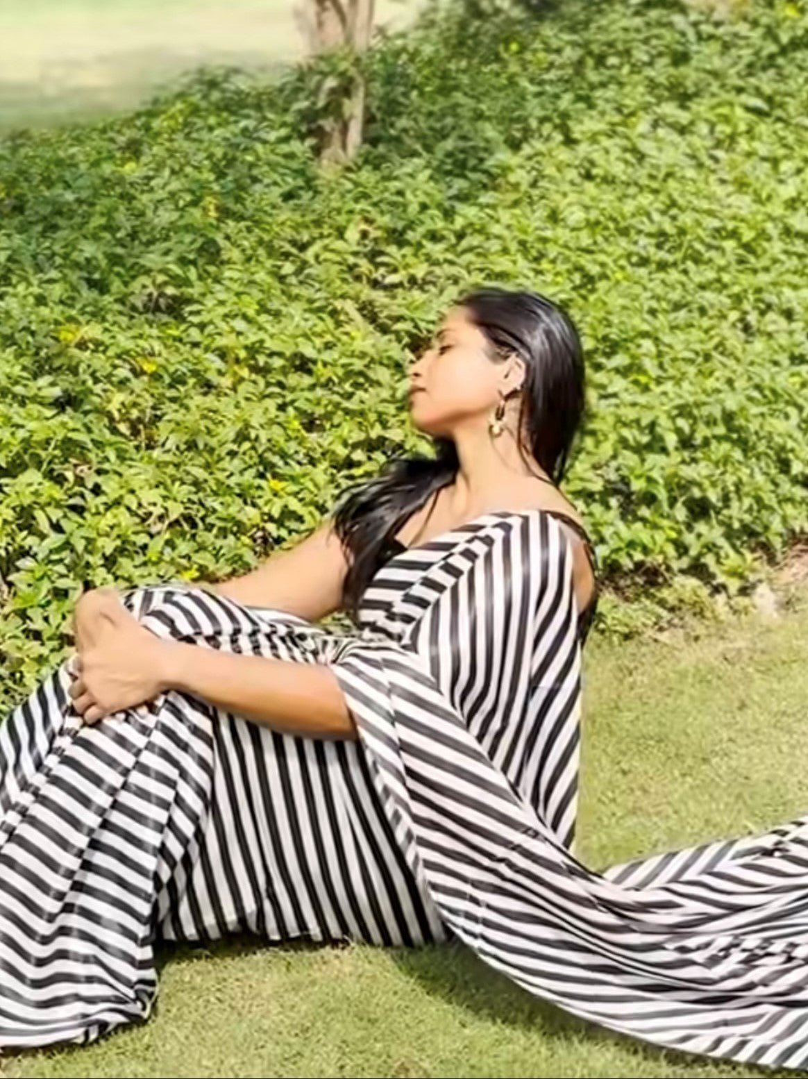 AAMANI REDDY IN NATURAL CREPE STRIPPED MONOCHROME SAREE