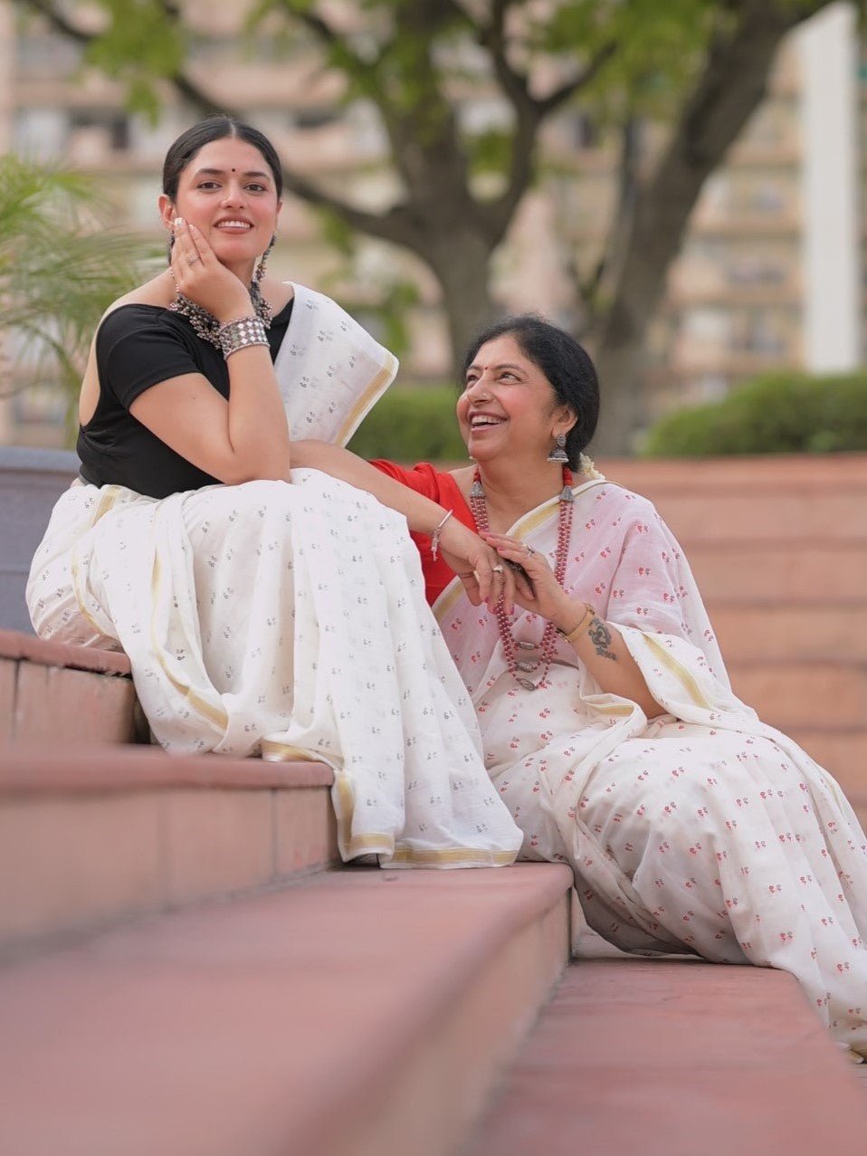 ANKITA PARBHAKAR IN MULMUL COTTON LIVA POPPY SAREE