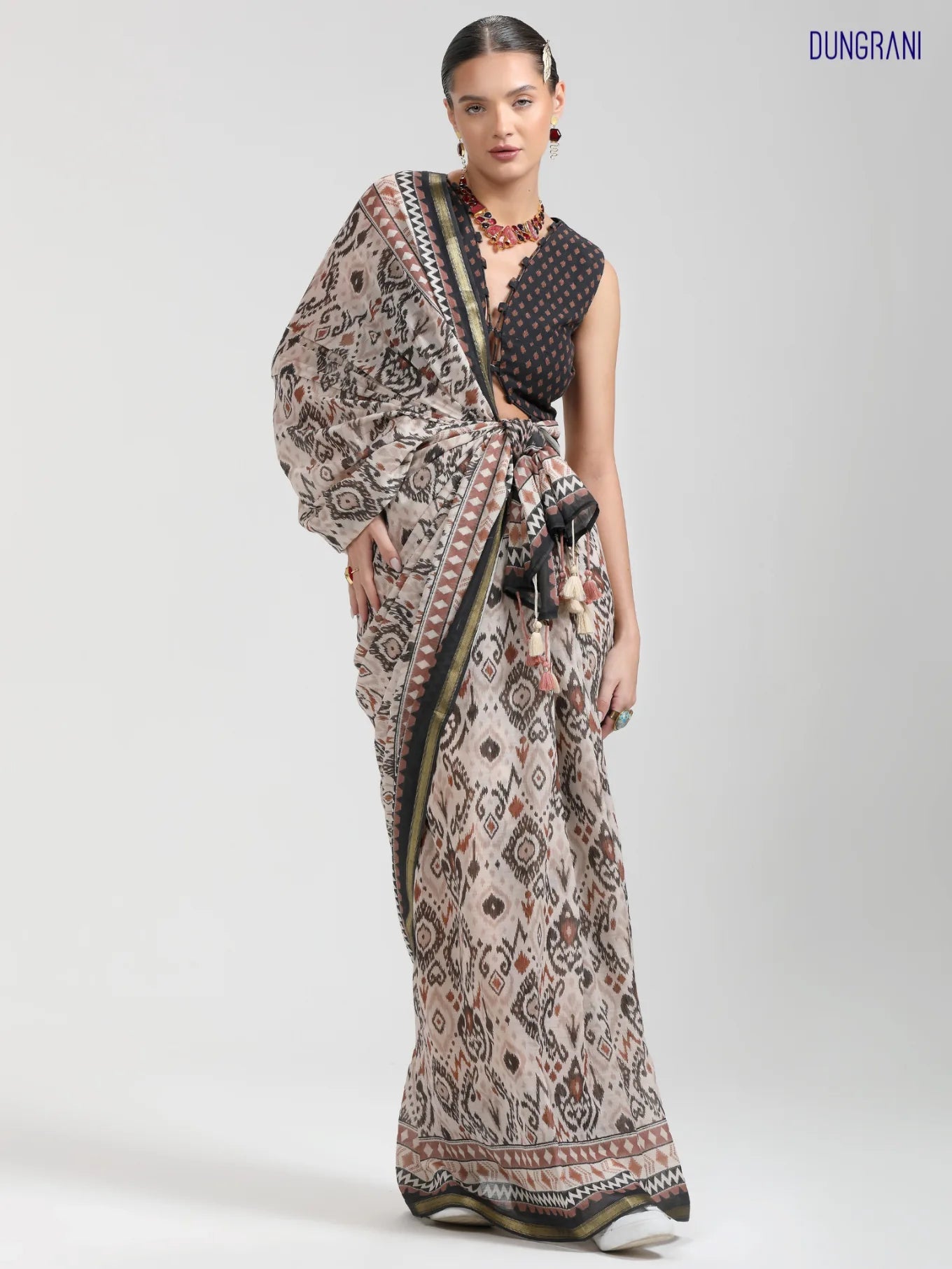 BEIGE & BLACK VISCOSE MUL LIVA DIGITAL PRINTED SAREE