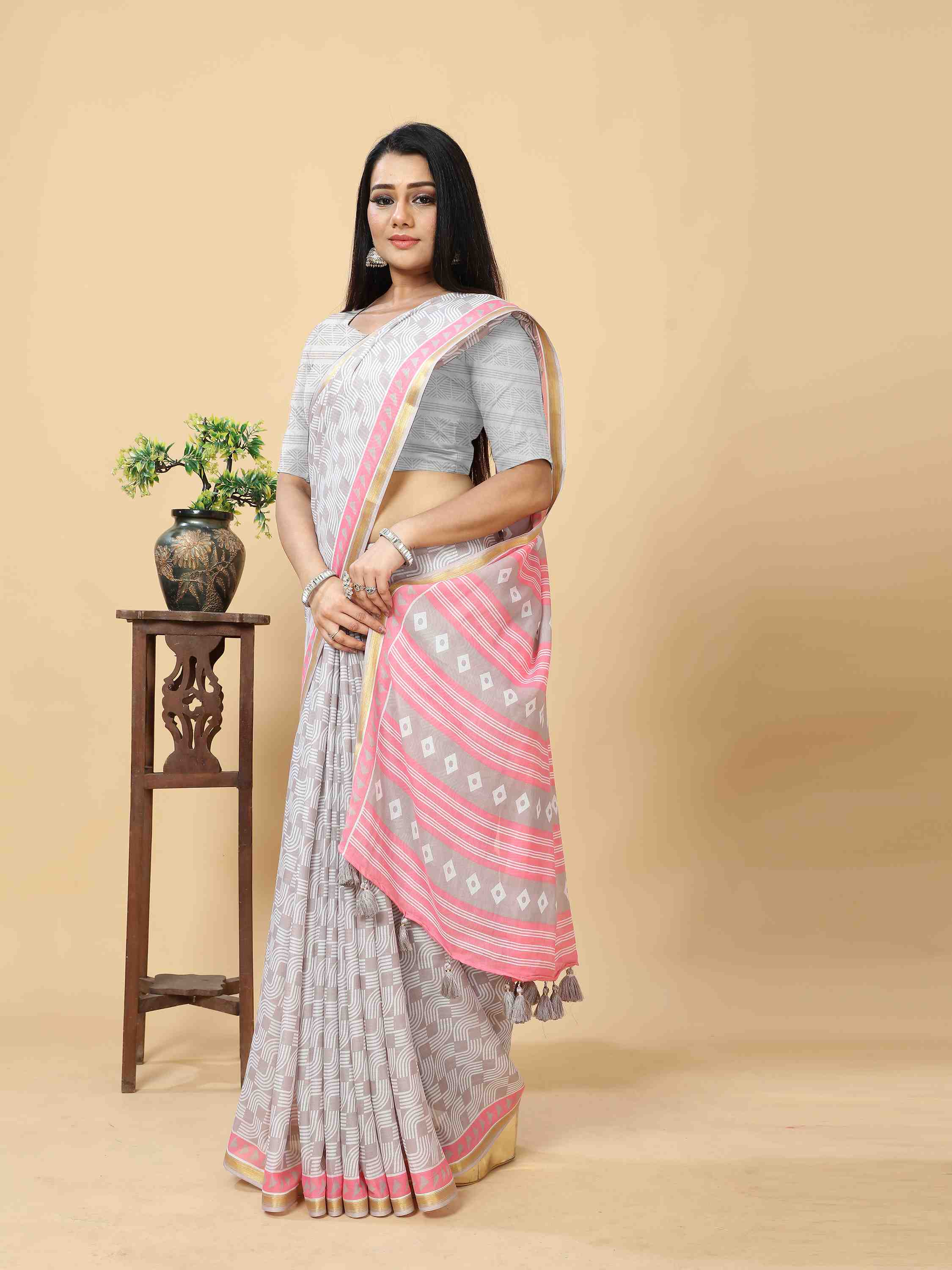 GRAY VISCOSE MUL CONTEMPORARY PRINTED LIVA SAREE