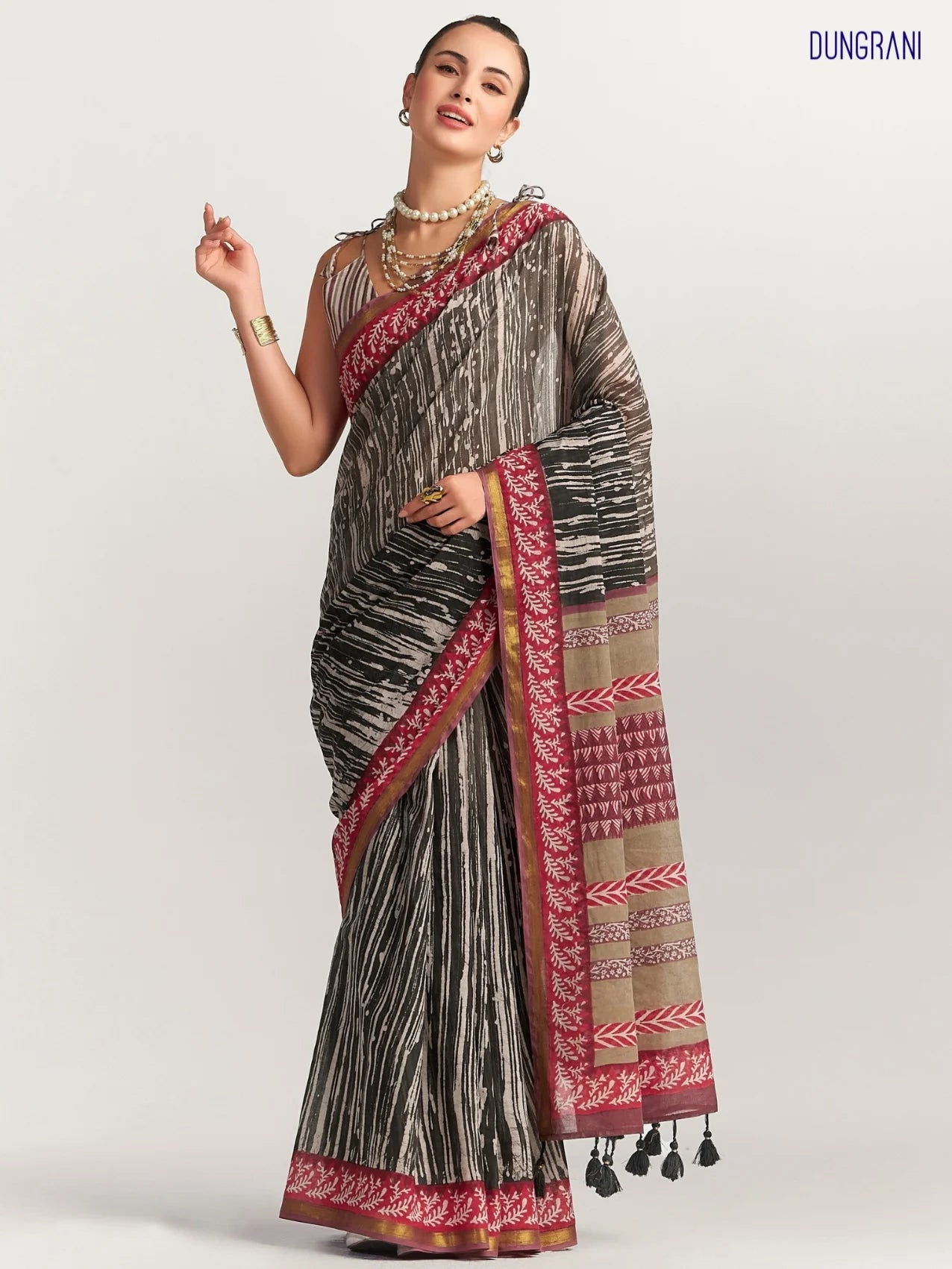 BLACK & RED SHADE VISCOSE MUL BLOCK PRINTED SAREE