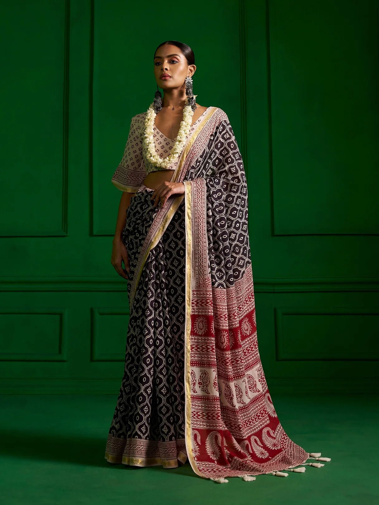 BLACK & RED VISCOSE MUL INDIGO RED BAGH PRINT SAREE