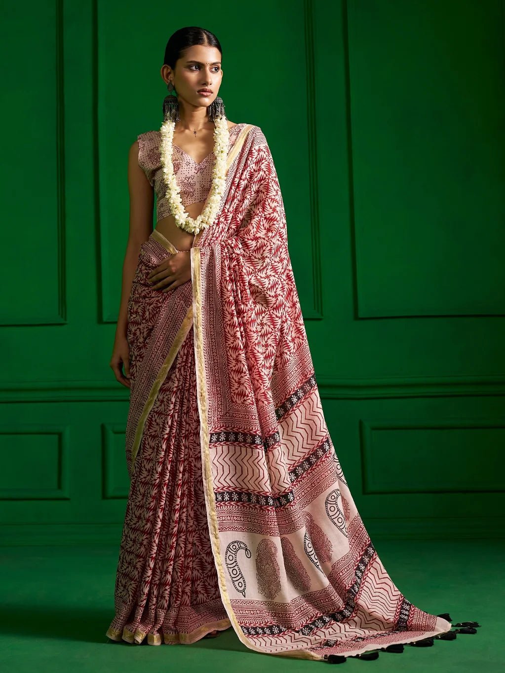 BLACK & RED VISCOSE MUL SCARLET SHADOW BAGH PRINT SAREE