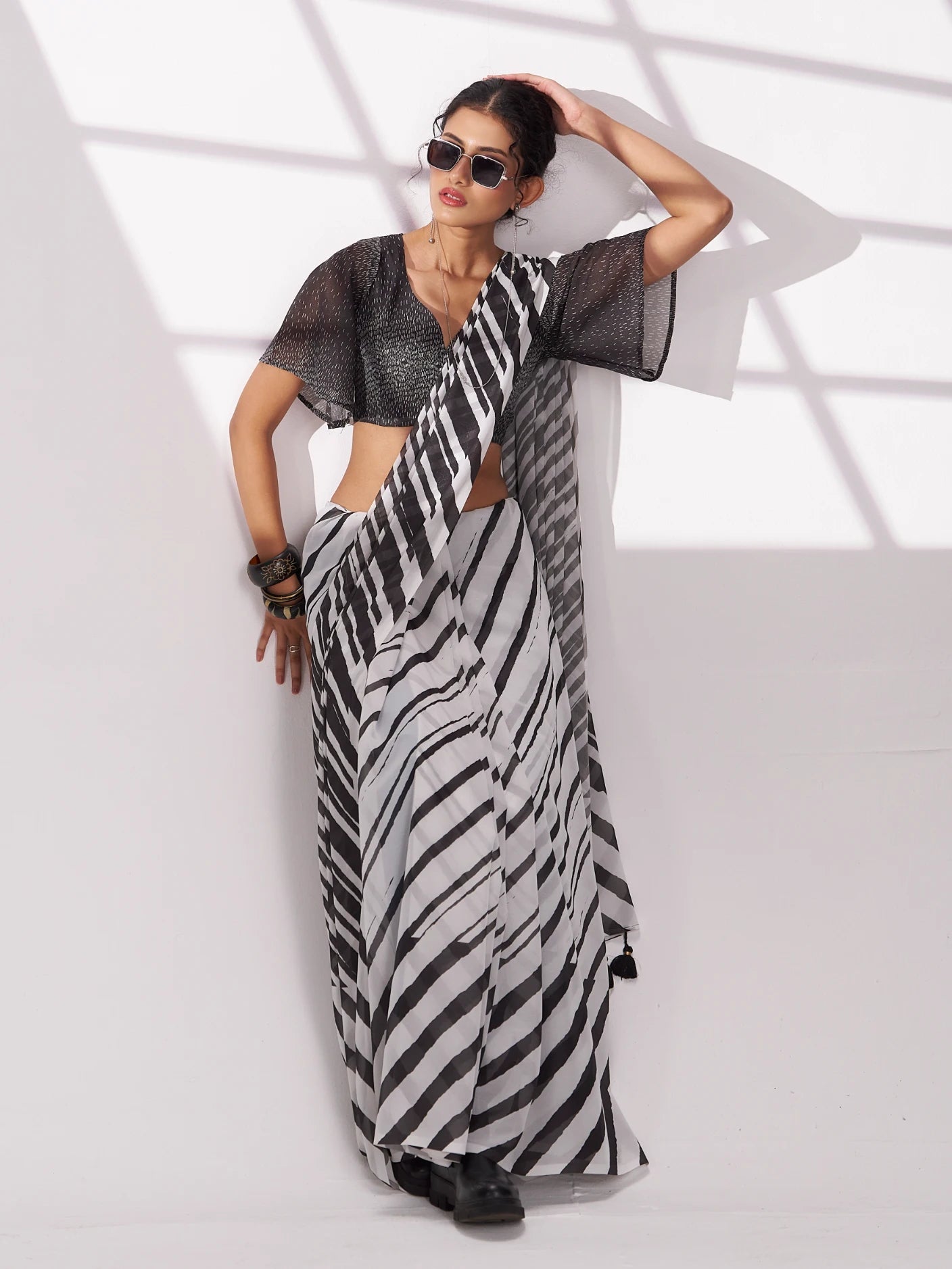 BLACK & WHITE GEORGETTE SPARKLE LAHERIYA DIGITAL PRINTED SAREE