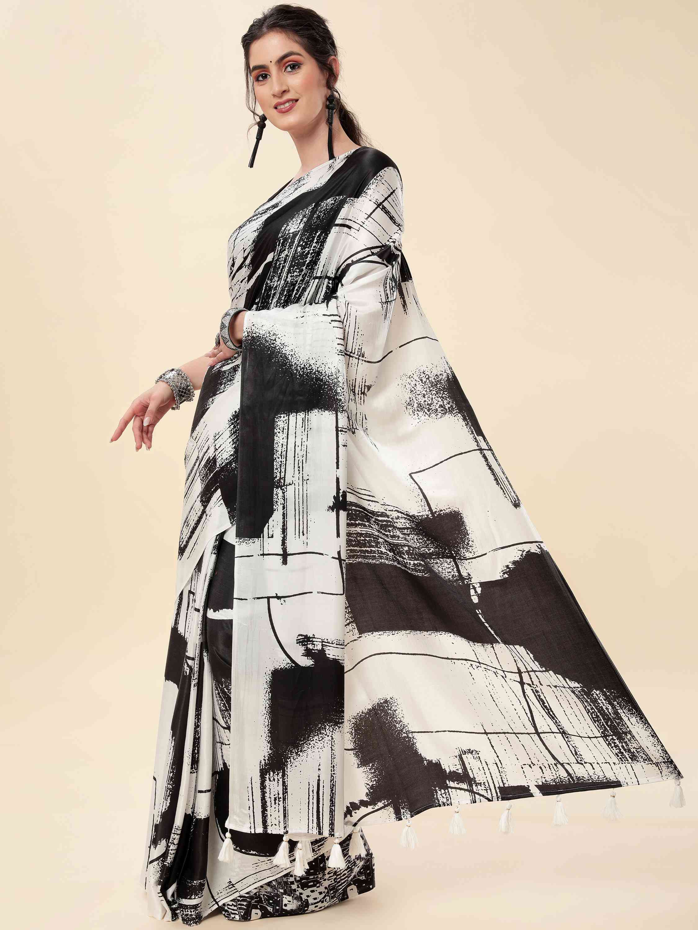 BLACK & WHITE MONOCHROME ABSTRACT PRINT SAREE