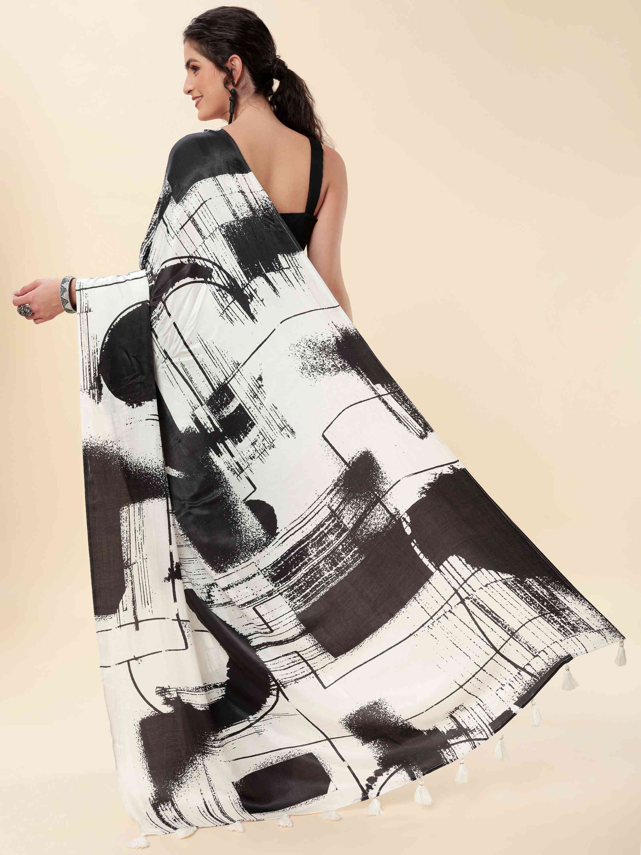BLACK & WHITE MONOCHROME ABSTRACT PRINT SAREE