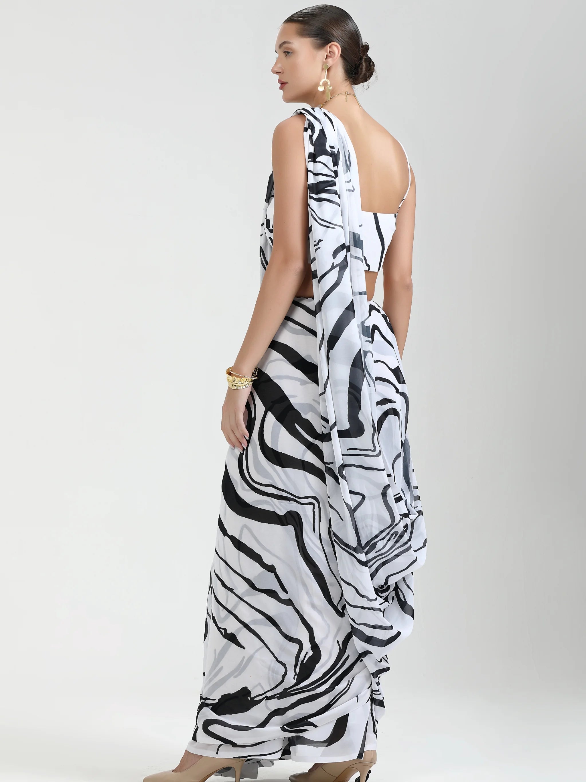 BLACK & WHITE MONOCHROME GEORGETTE DIGITAL PRINTED SAREE