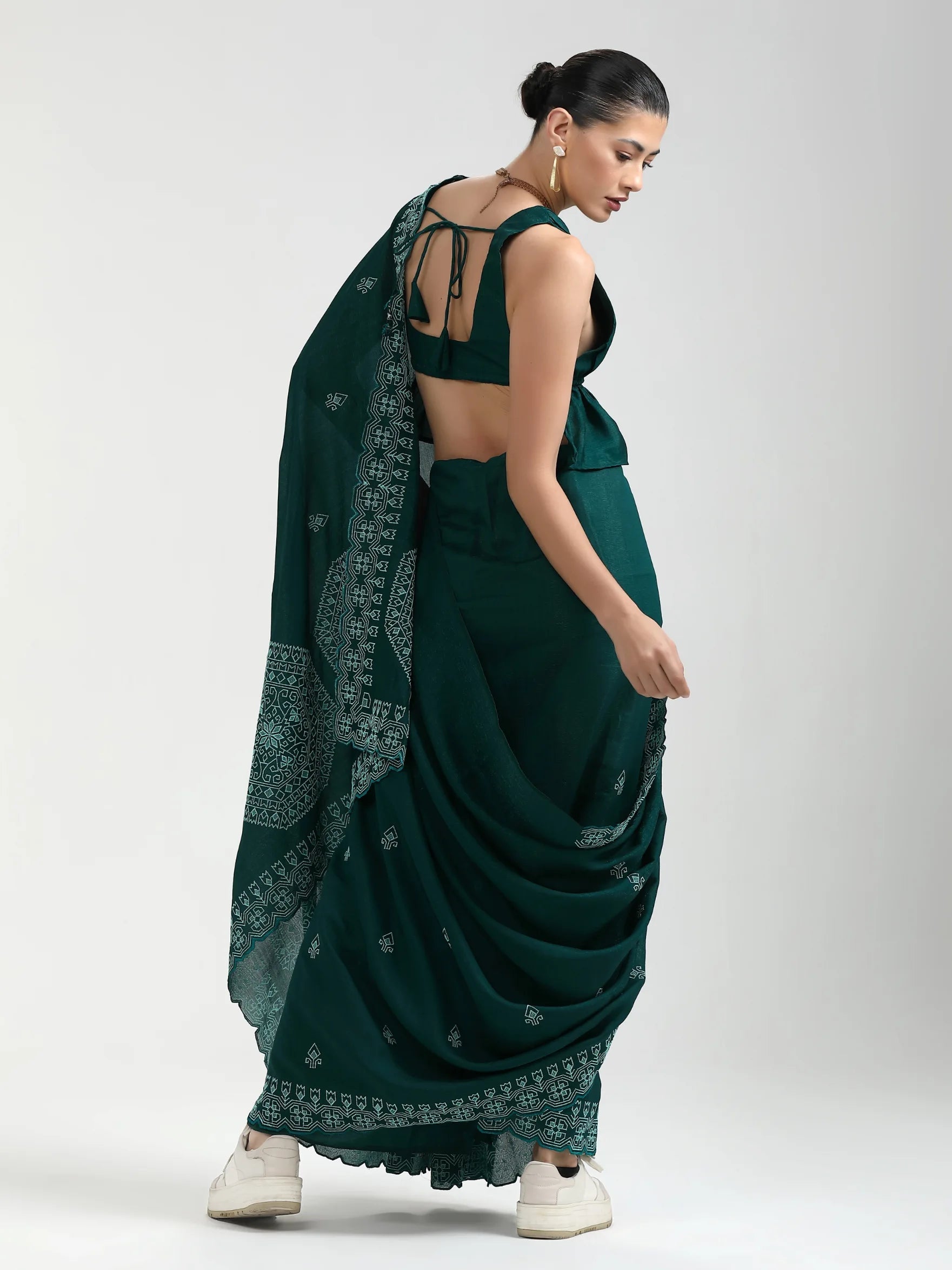BOTTLE GREEN TITANIUM ART SILK KANTHA EMBROIDERY SAREE
