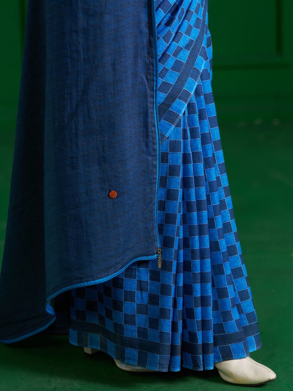 BRIGHT BLUE VISCOSE MUL ZIP UP CHECKS DENIM PRINT SAREE
