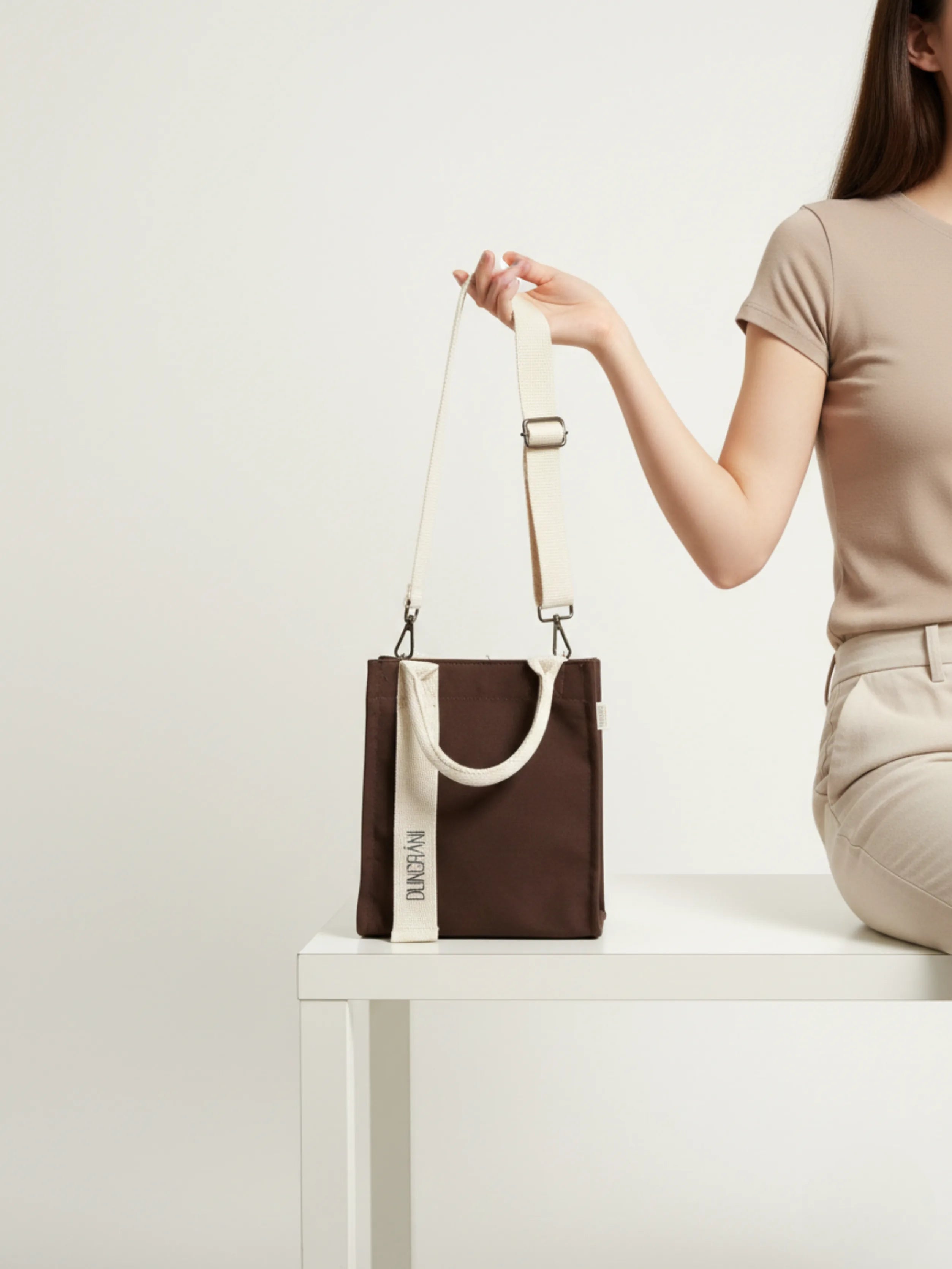 BROWN MINI SQUAR TOTE BAG