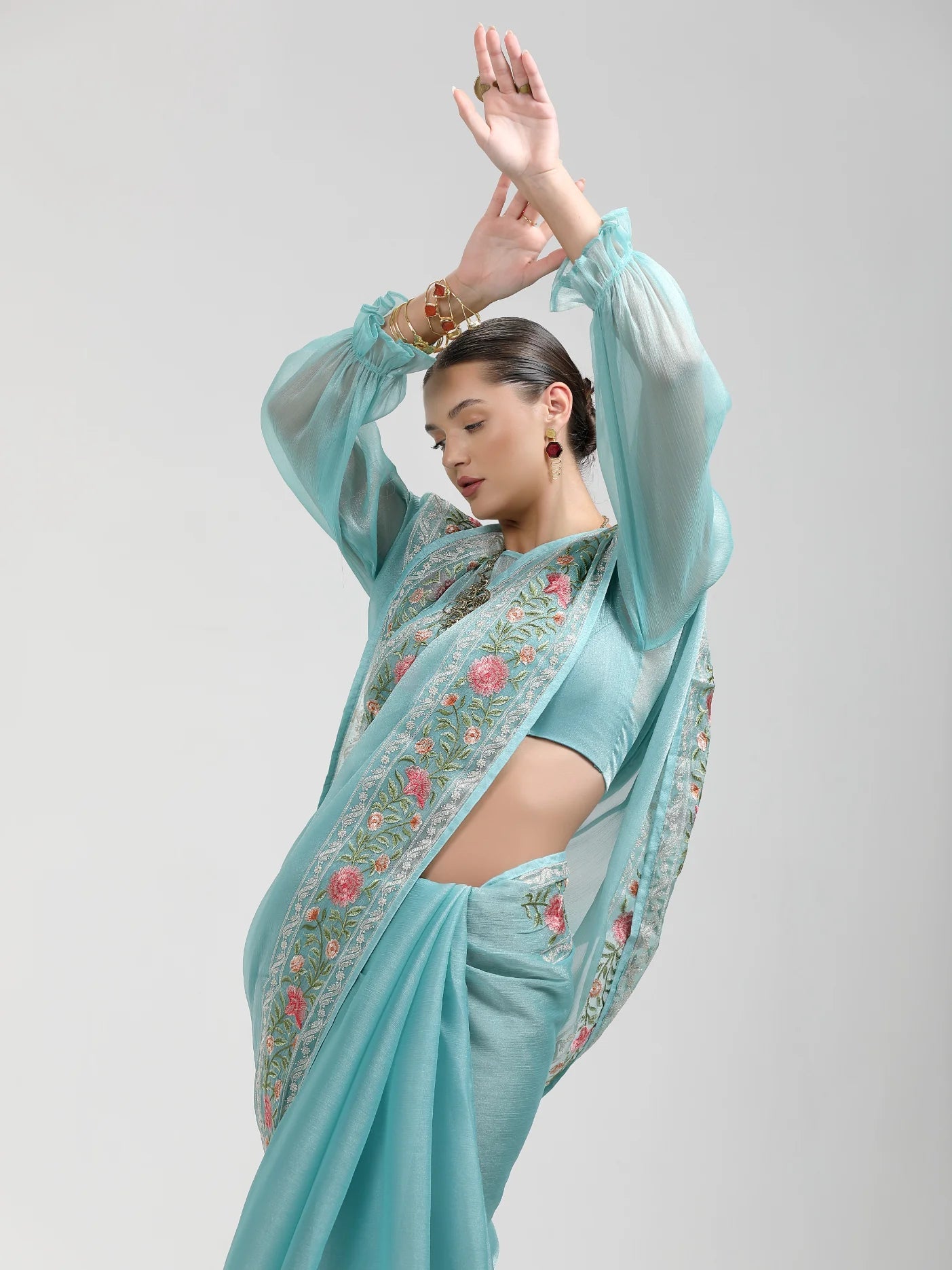 CHANDANA SIVAKUMAR IN ORGANZA GUCCI ROSE EMBROIDERY SAREE