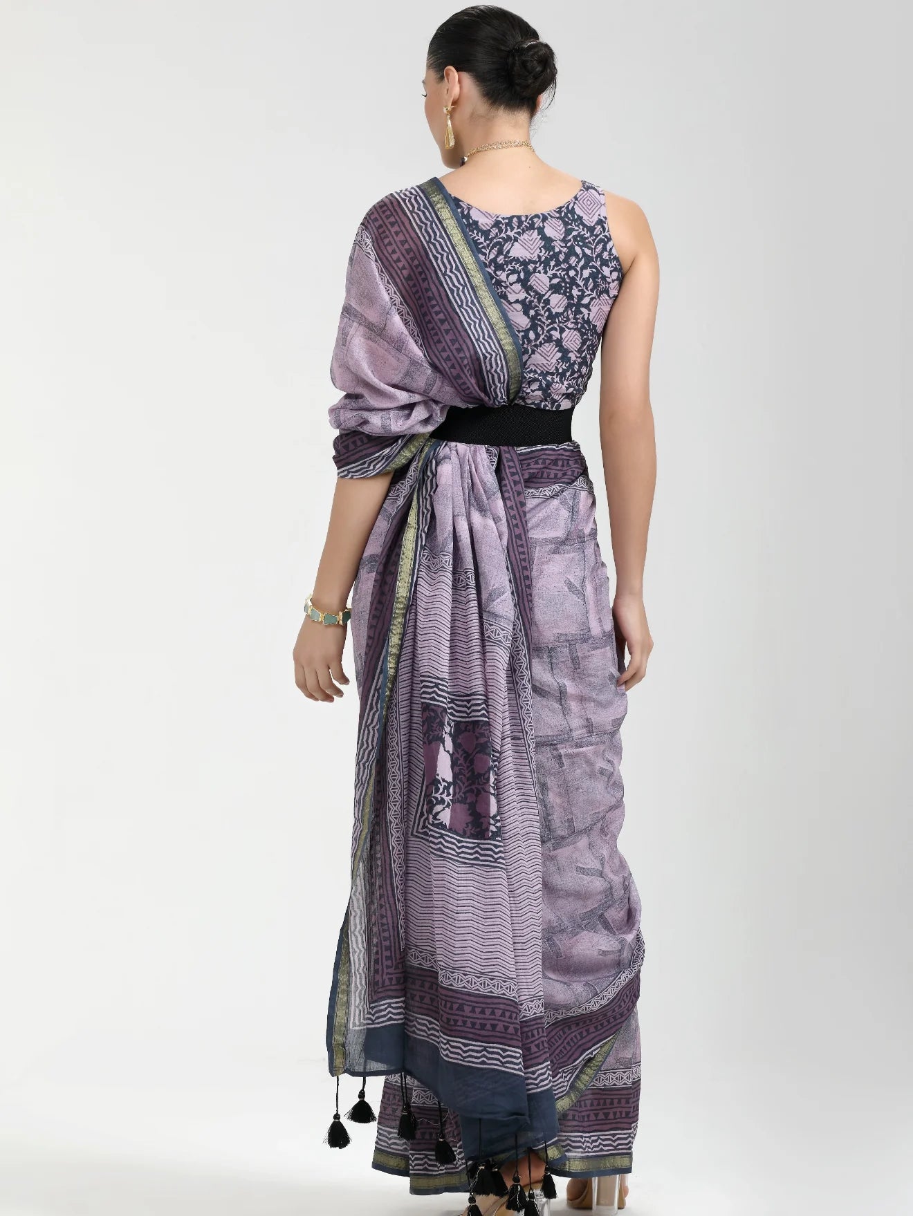 GRAY & LILAC MULMUL COTTON LIVA BLOCK PRINTED SAREE
