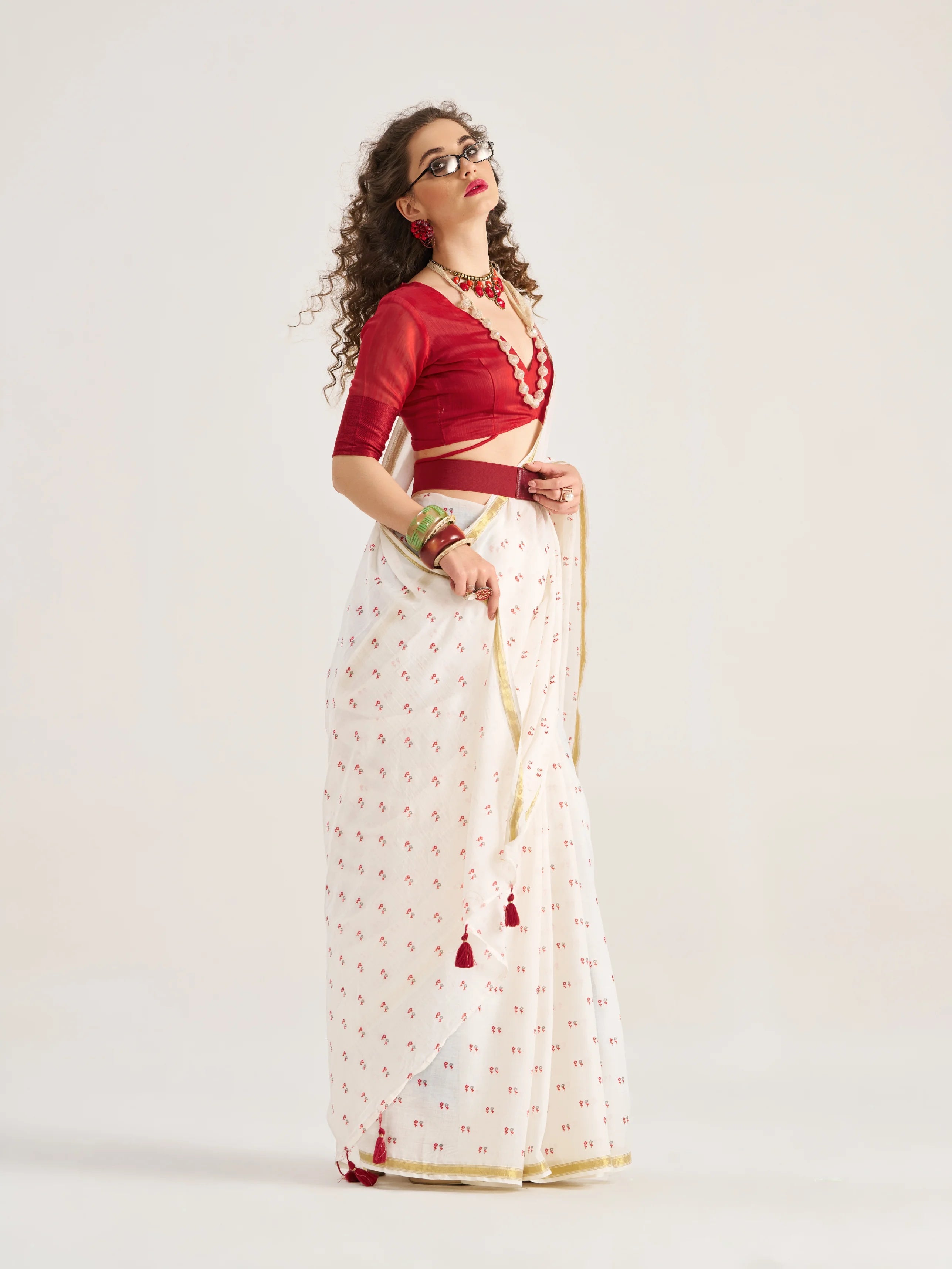 ISHITA DEBNATH IN MULMUL COTTON FOIL PRINTED RED SAREE