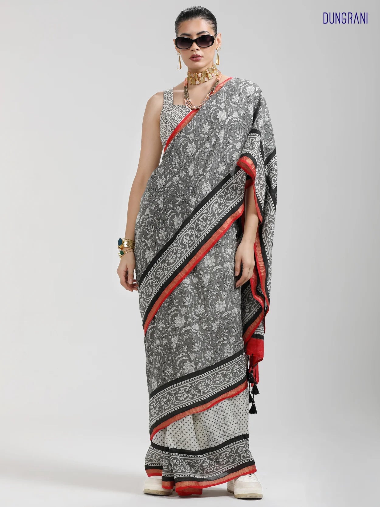 LIGHT GRAY VISCOSE MUL LIVA BLOCK PRINTED SAREE