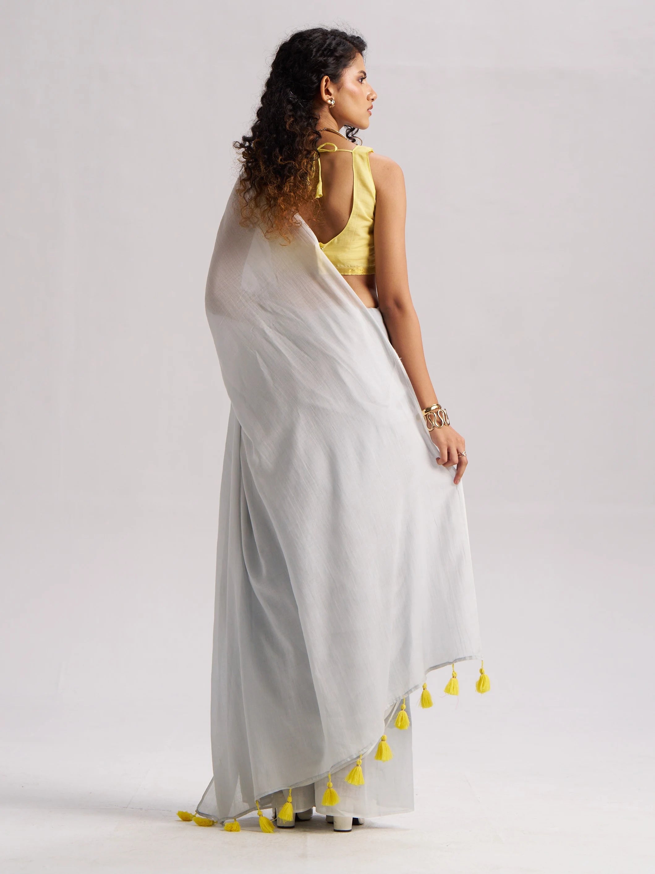 LIGHT GRAY VISCOSE MUL LIVA SOLID SAREE