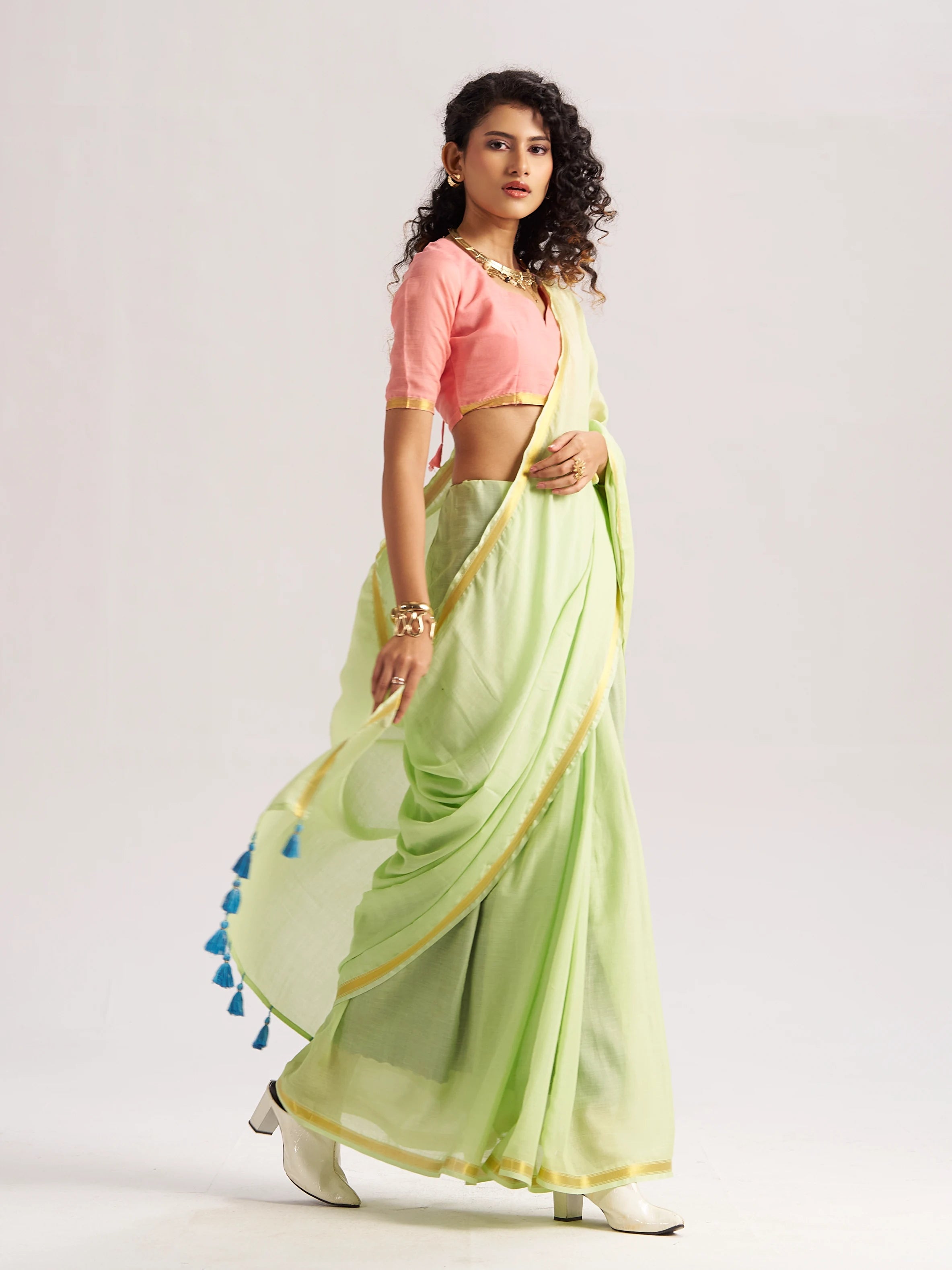 LIGHT GREEN VISCOSE MUL LIVA SOLID SAREE