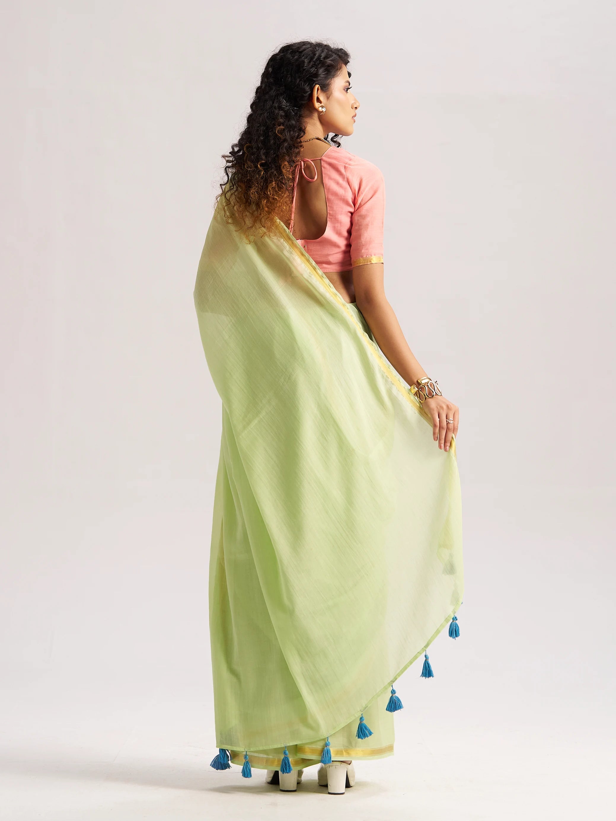 LIGHT GREEN VISCOSE MUL LIVA SOLID SAREE