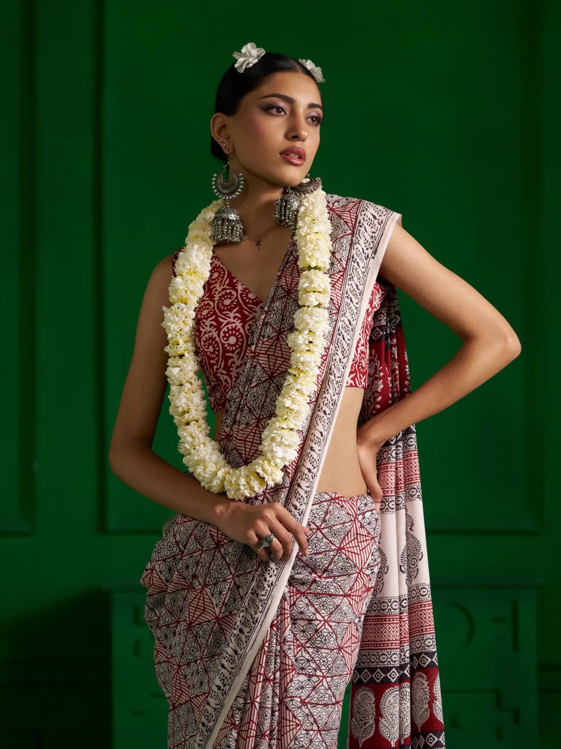 OFF WHITE & RED VISCOSE MUL MONOCHROME BAGH PRINT SAREE