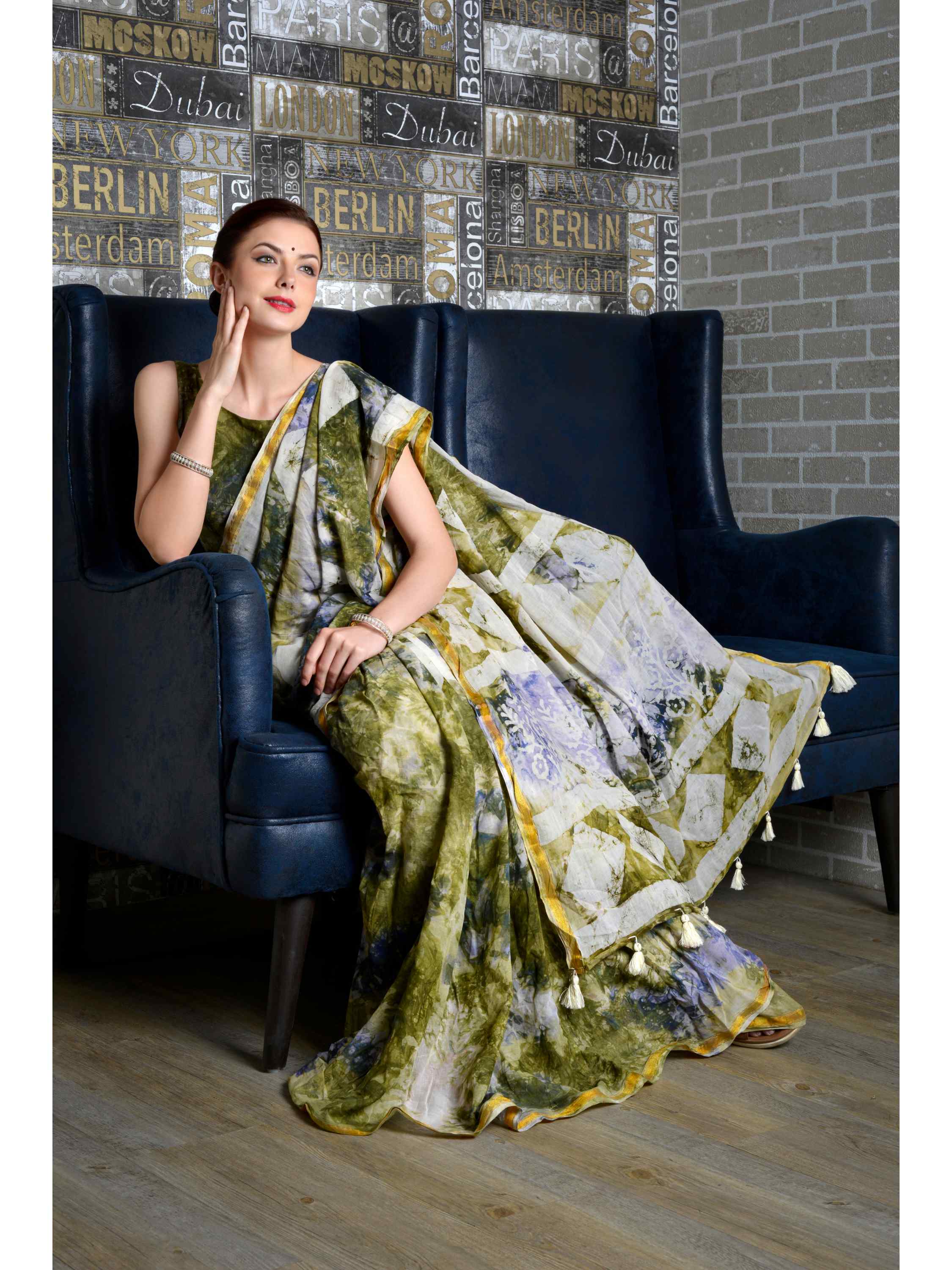 OLIVE GREEN VISCOSE MUL BATIK PRINTED SAREE