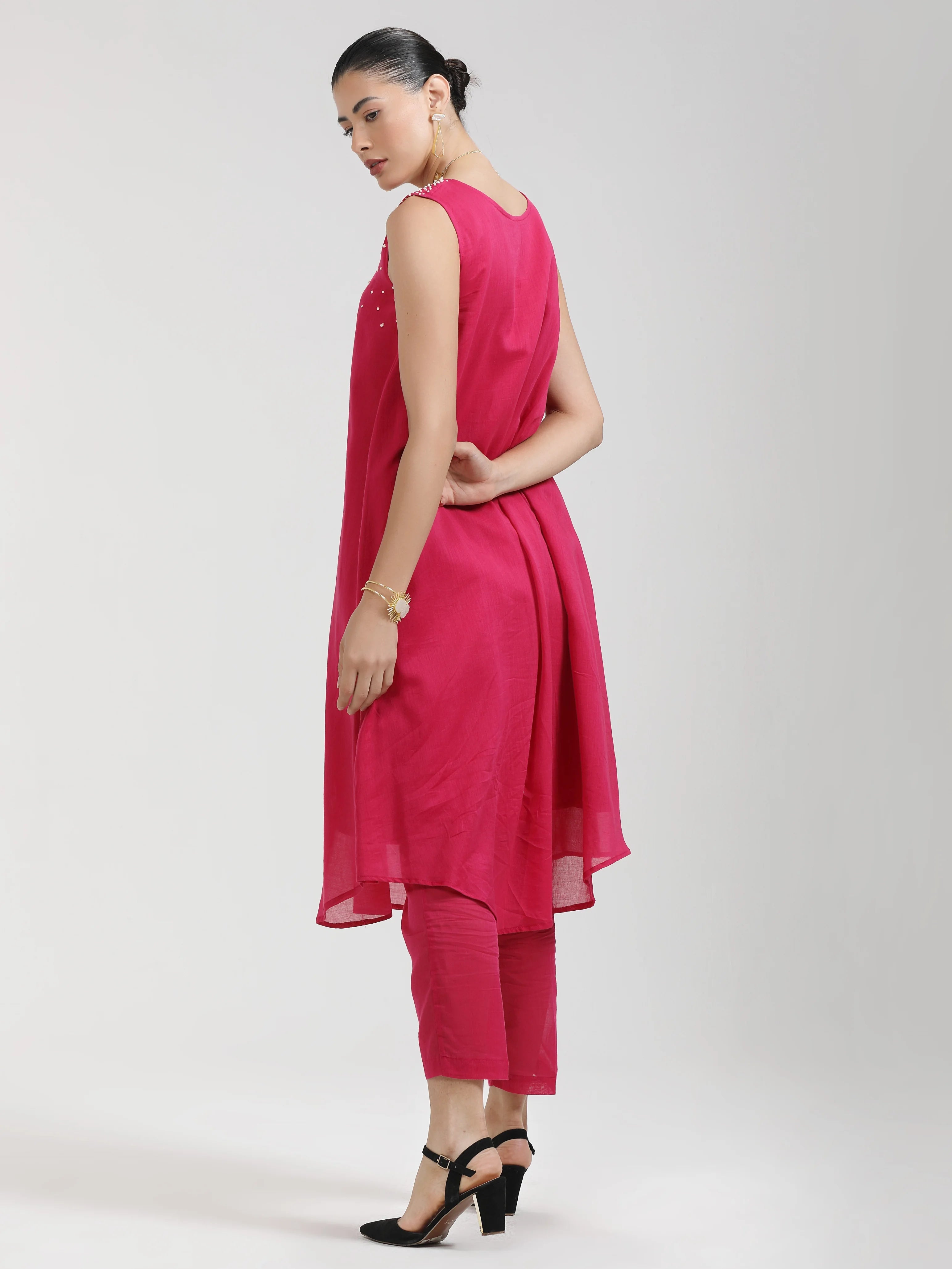 PINK MULMUL COTTON HAND EMBROIDERD KURTA PANTS