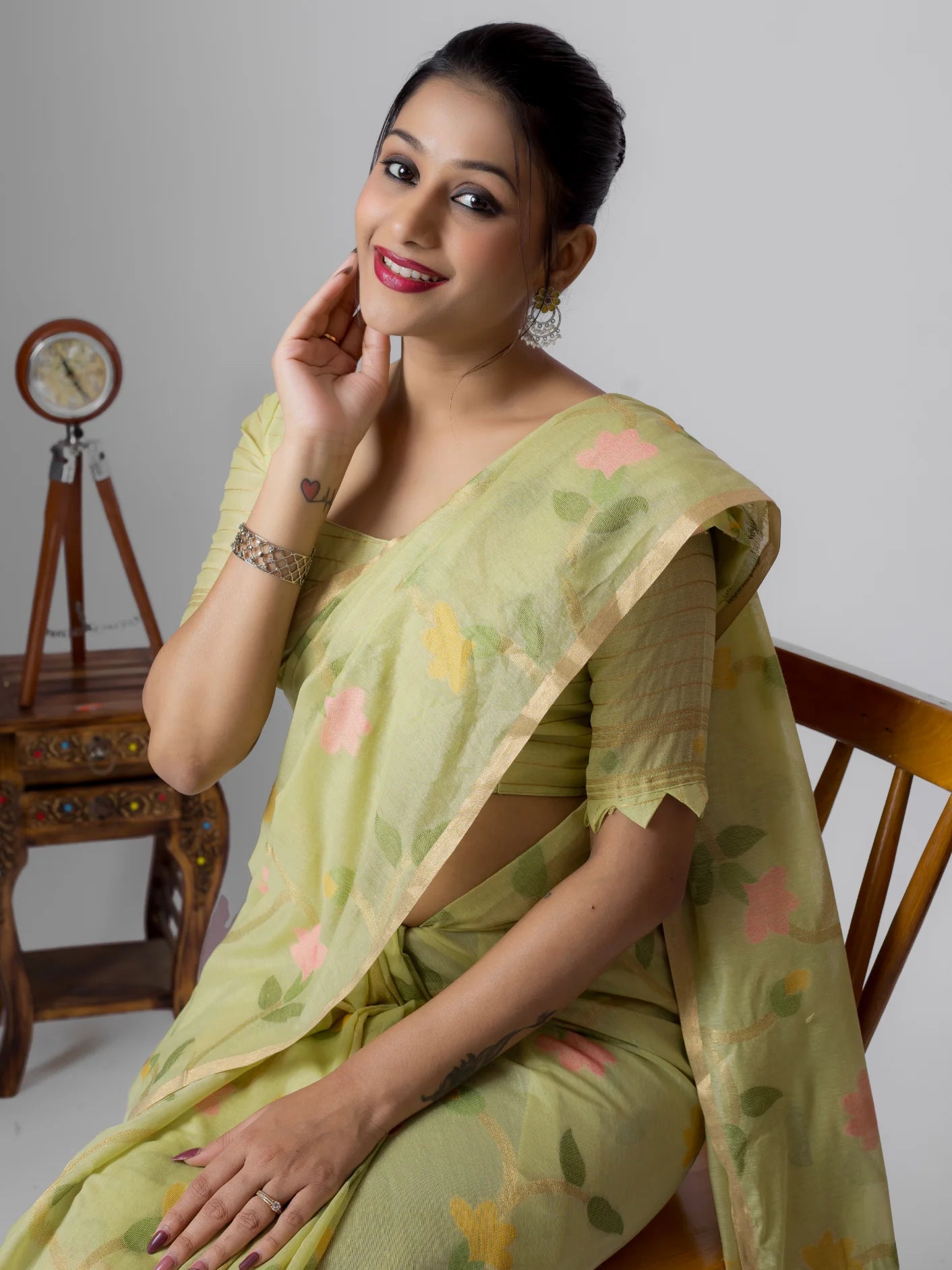 PISTA GREEN LEAF MOTIF COTTON SILK JAAL SAREE