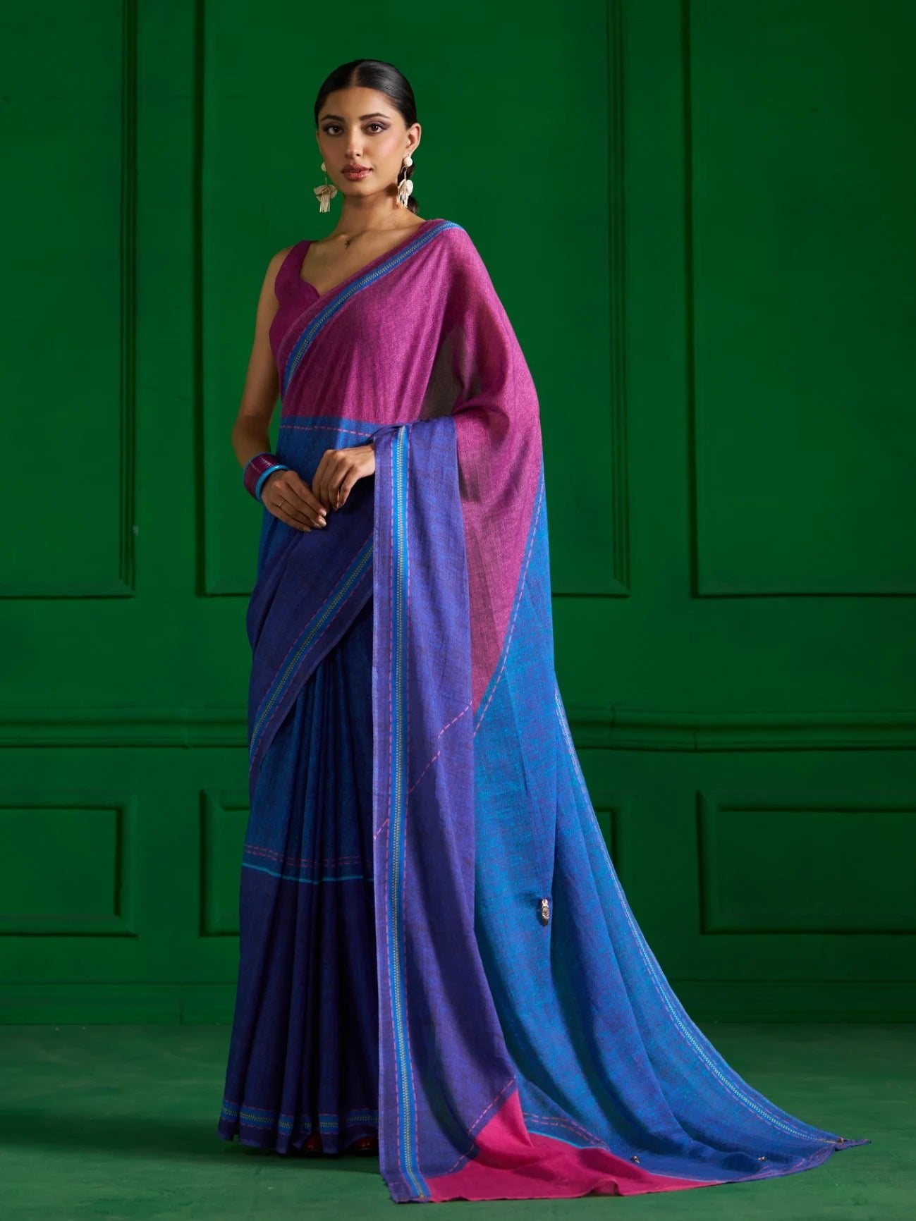 POOJA BARDE IN PINK ZIP DENIM PRINT SAREE