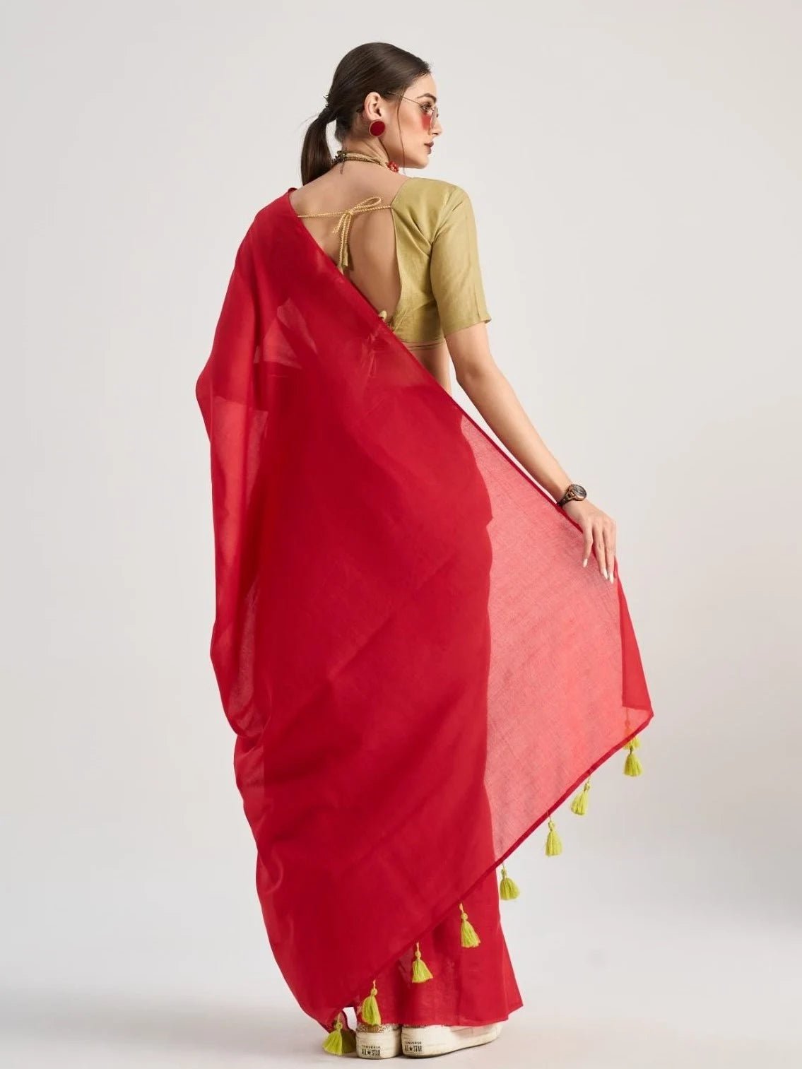 RED SHADE MULMUL COTTON LIVA SOLID SAREE