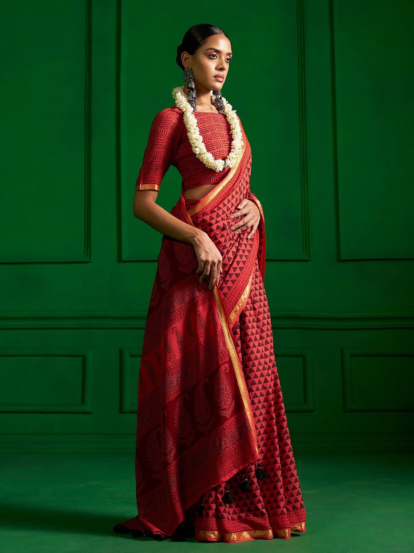 RED VISCOSE MUL RUBY BAGH PRINT SAREE