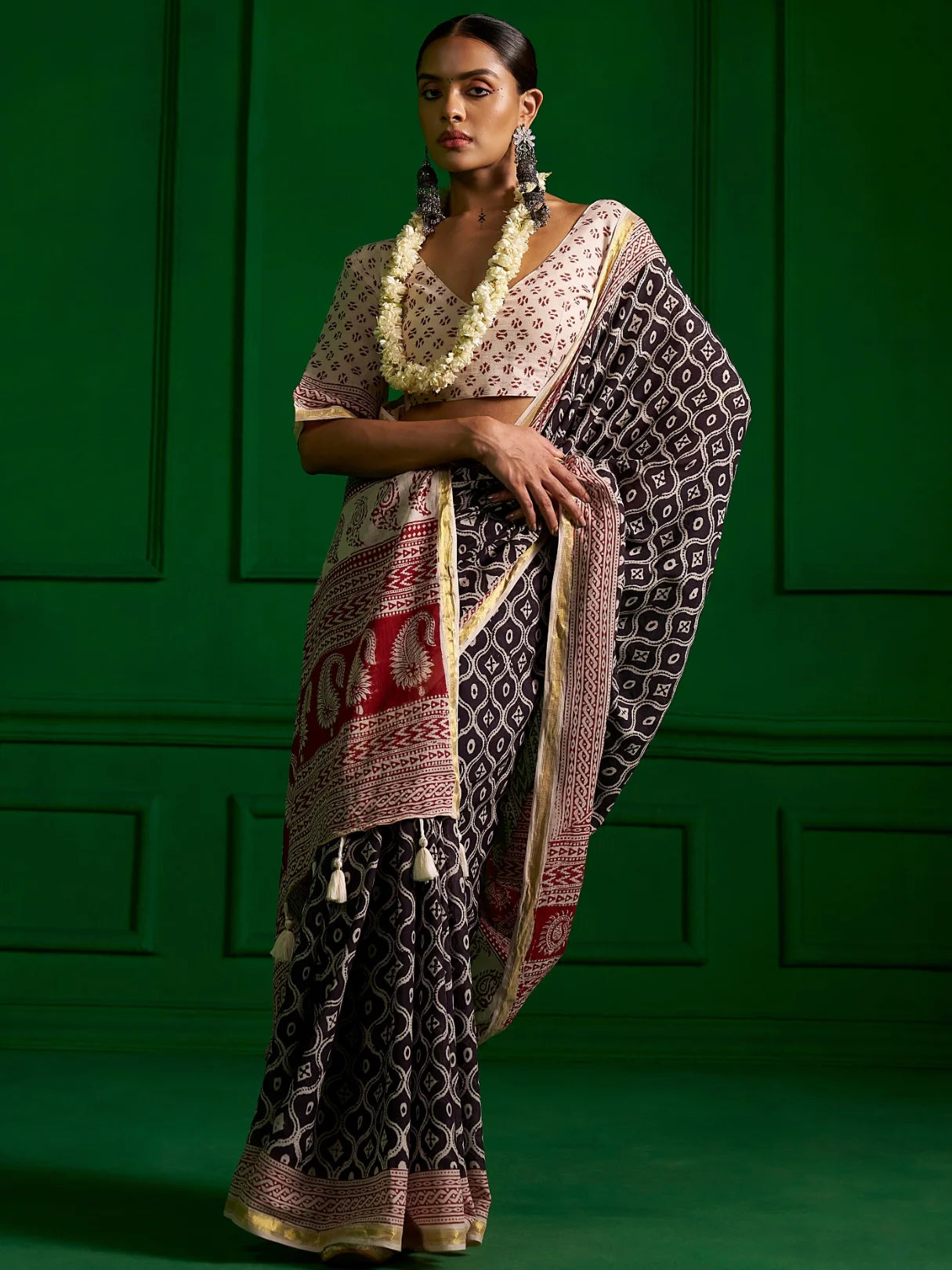 BLACK & RED VISCOSE MUL INDIGO RED BAGH PRINT SAREE