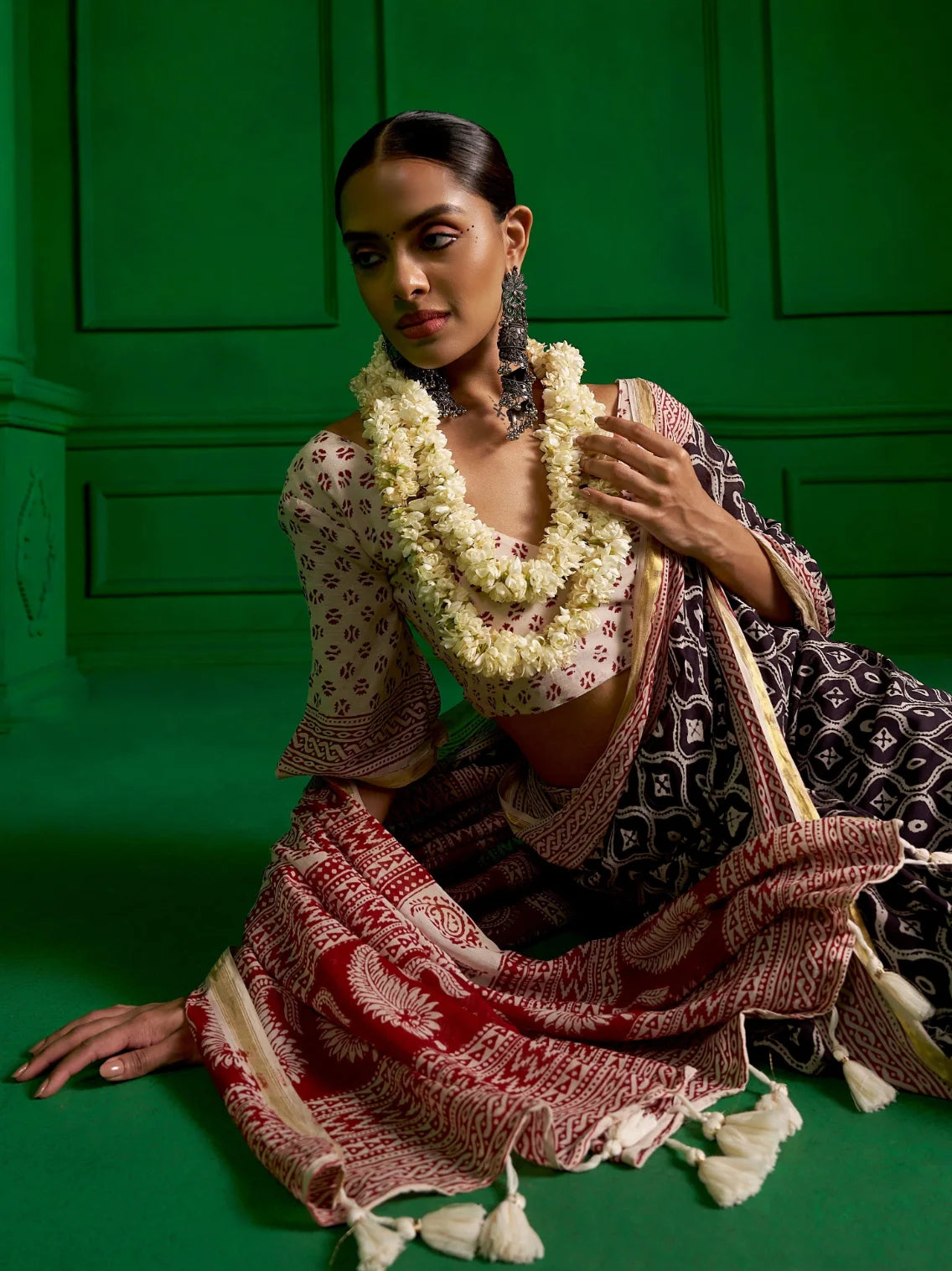 BLACK & RED VISCOSE MUL INDIGO RED BAGH PRINT SAREE