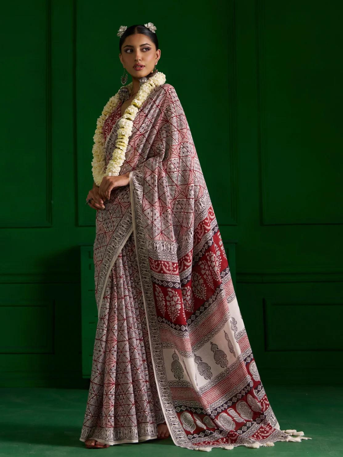 RED MONOCHROME BAGH PRINT SAREE