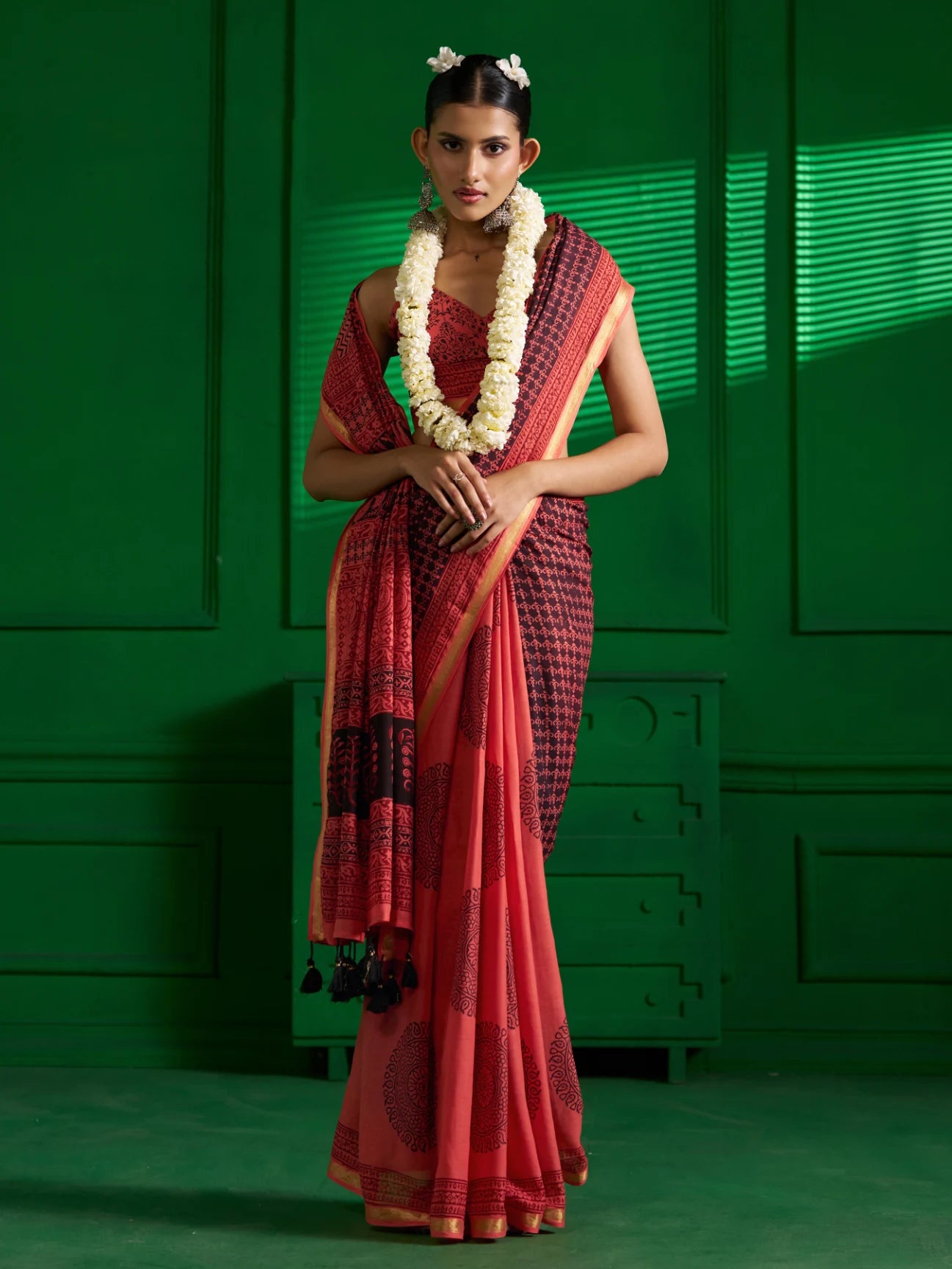 CHARCOAL RED BAGH PRINT SAREE