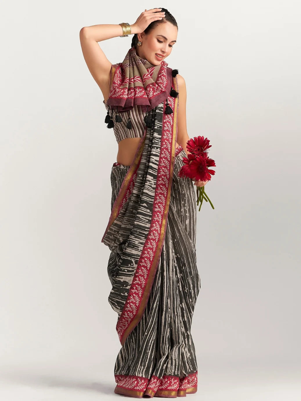VISCOSE MUL LIVA BLOCK PRINTED SAREE WITH BLOUSE