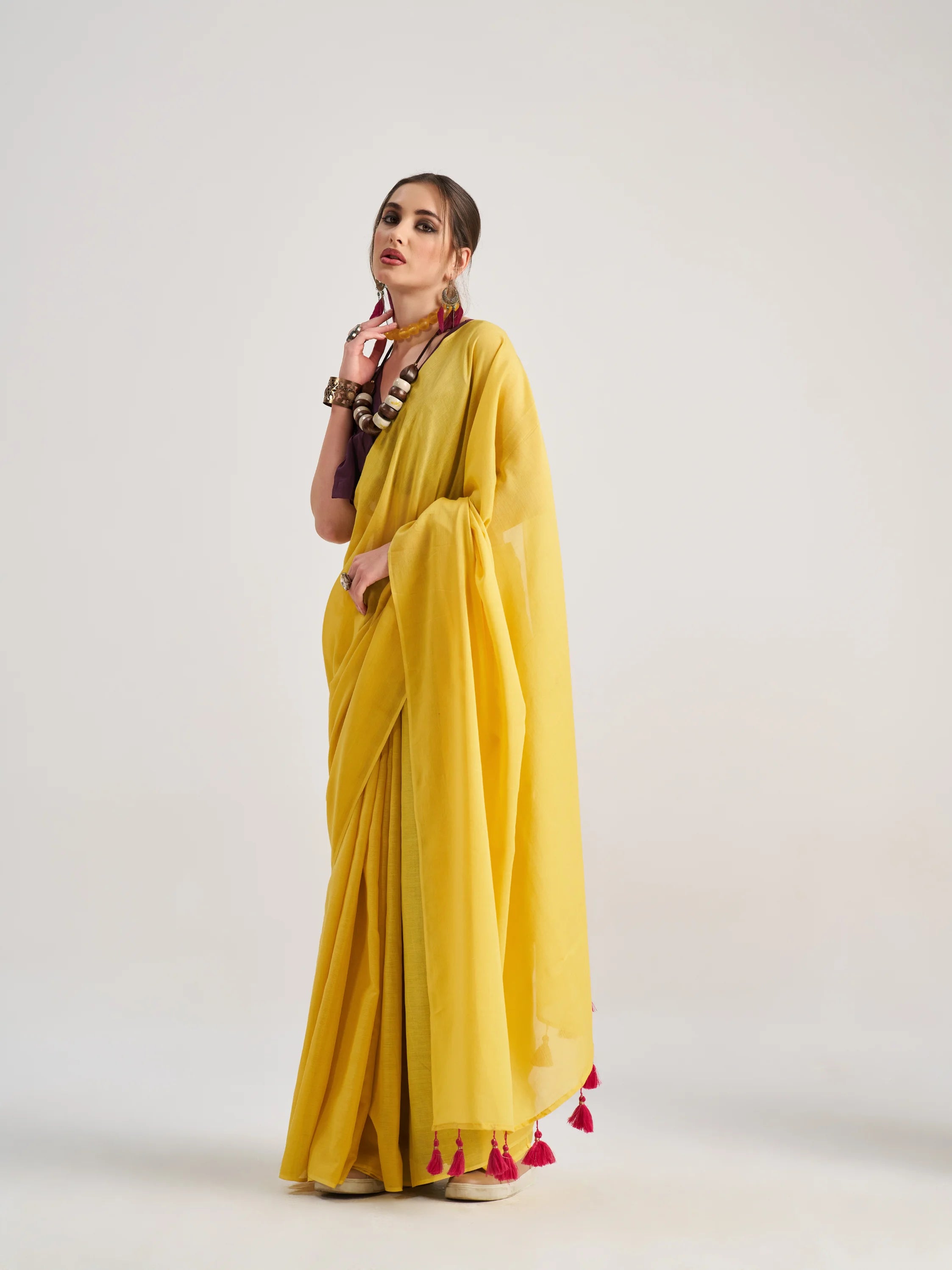 MADHVI SISODIA IN VISCOSE MUL SOLID SAREE