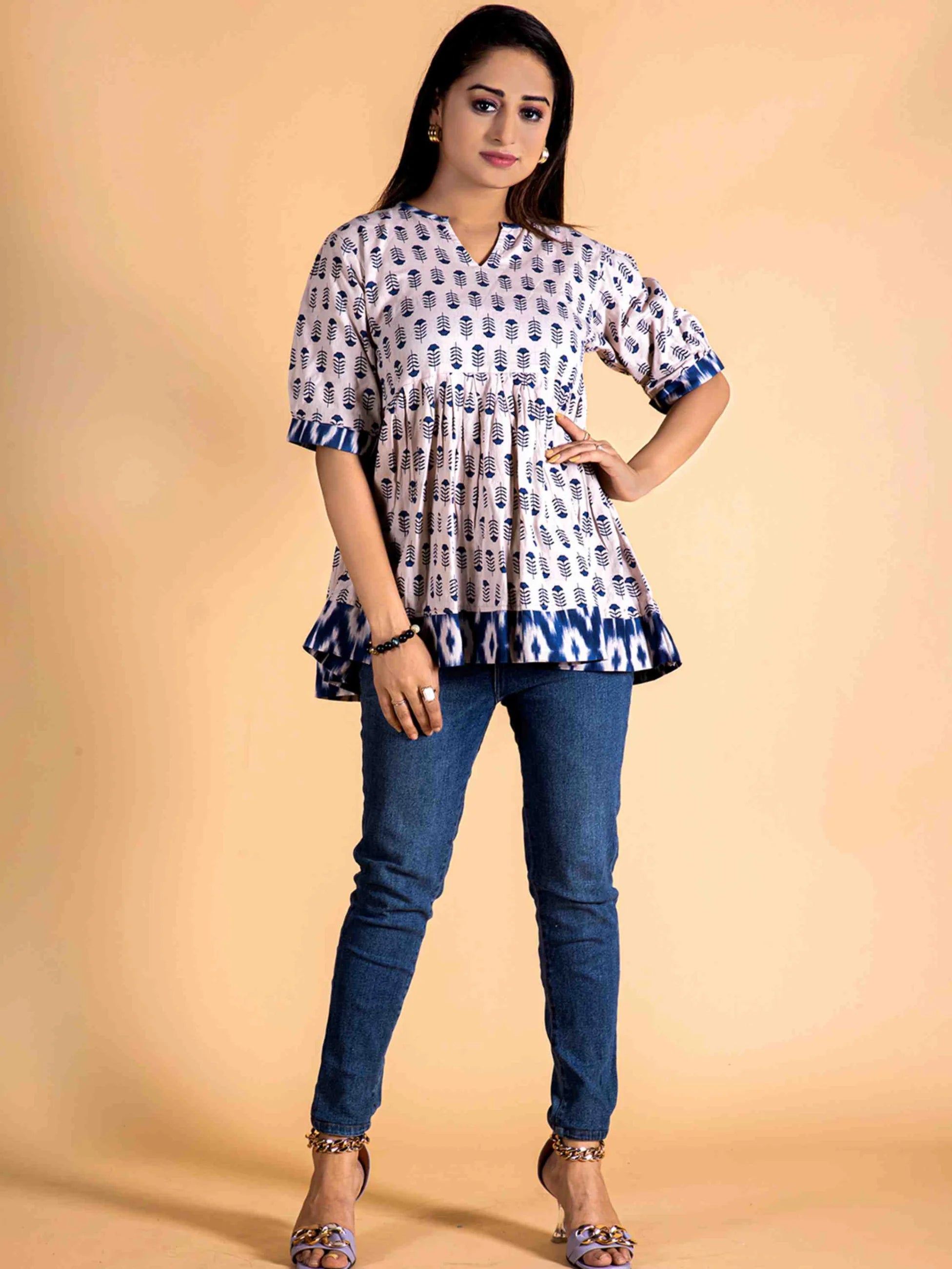 WHITE AND BLUE VISCOSE HAND BATIK PRINTED TOP