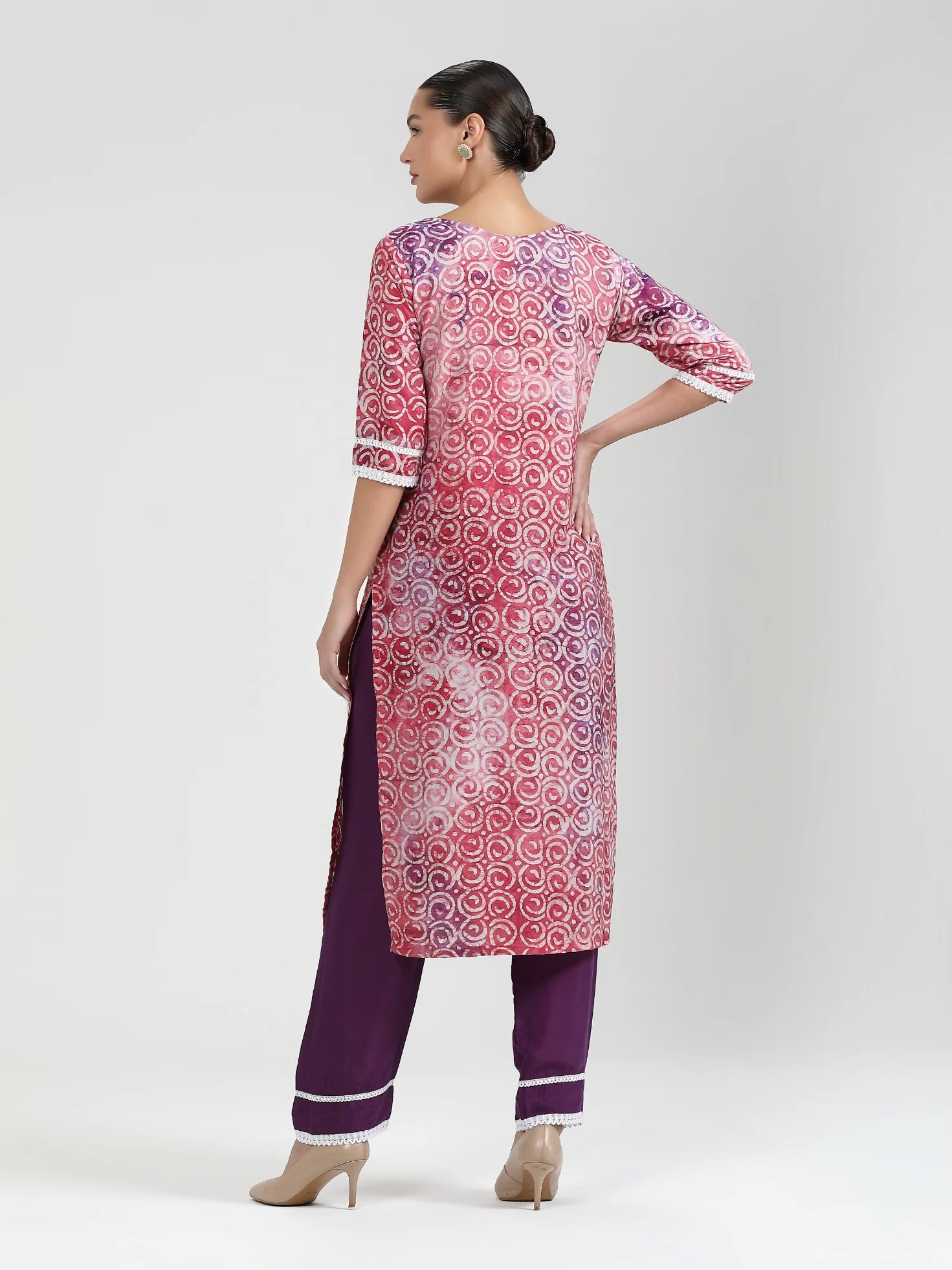 PURPLE SMOOTHIE 9 BATIK PRINTED V KURTA WITH PANT