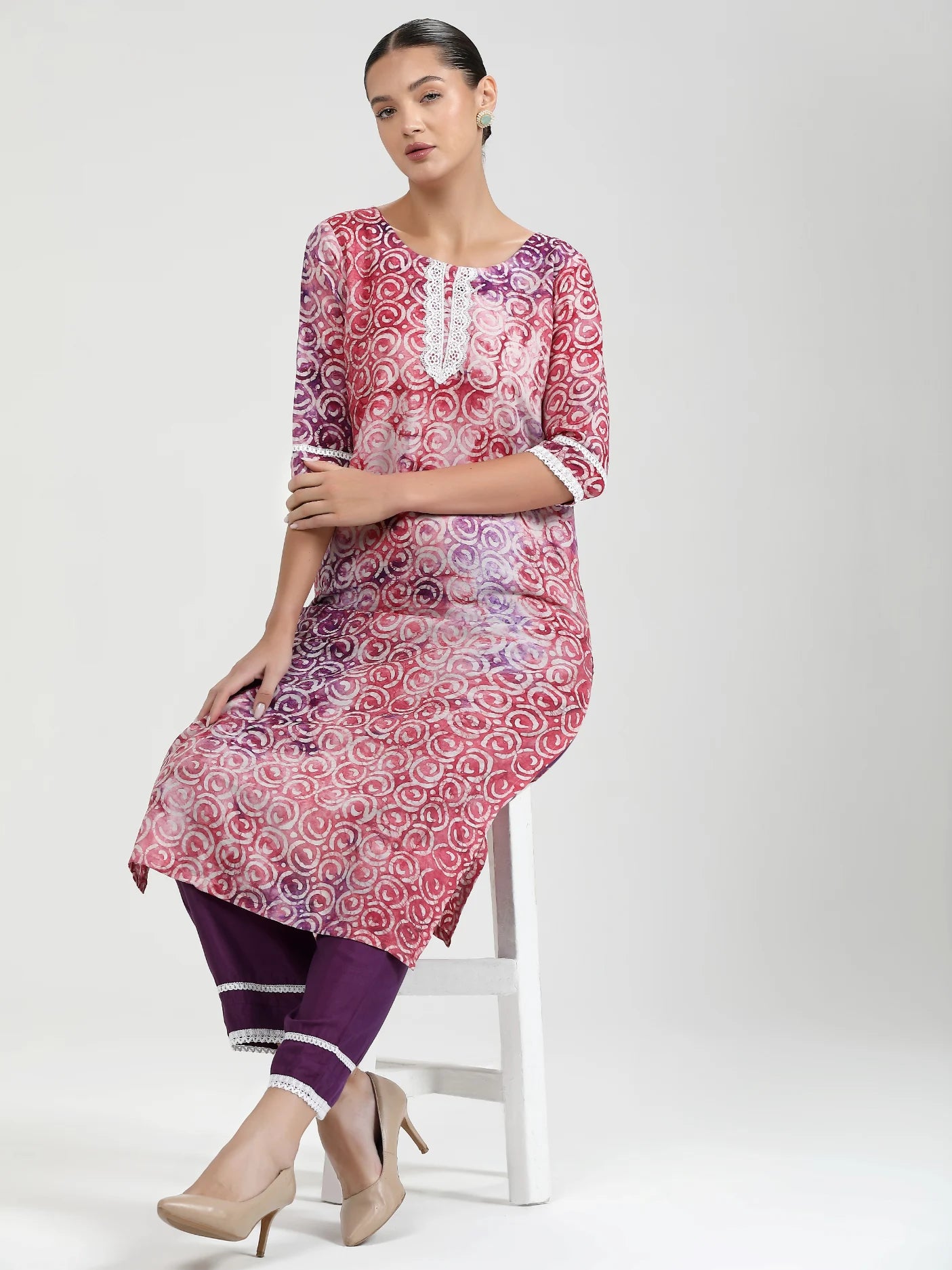 PURPLE SMOOTHIE 9 BATIK PRINTED V KURTA WITH PANT