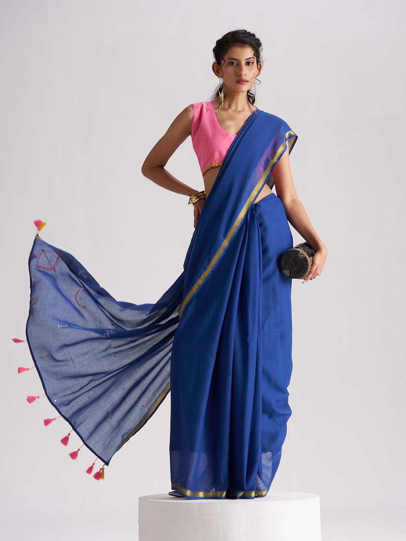 VISCOSE MUL SAGITTARIUS CELESTIAL HAND EMBROIDERED SAREE WITH BLOUSE