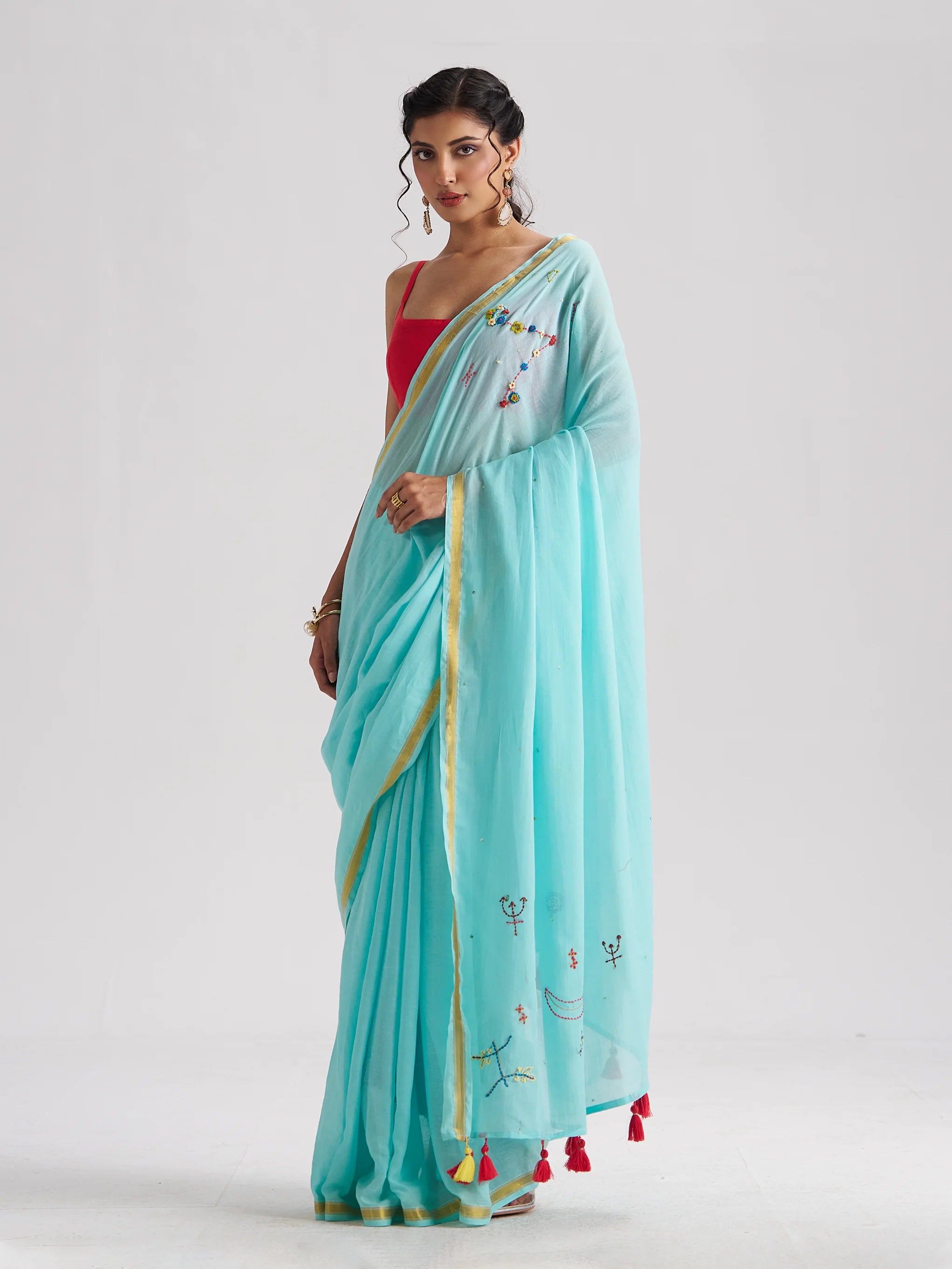 VISCOSE MUL PISCES CELESTIAL HAND EMBROIDERED SAREE WITH BLOUSE