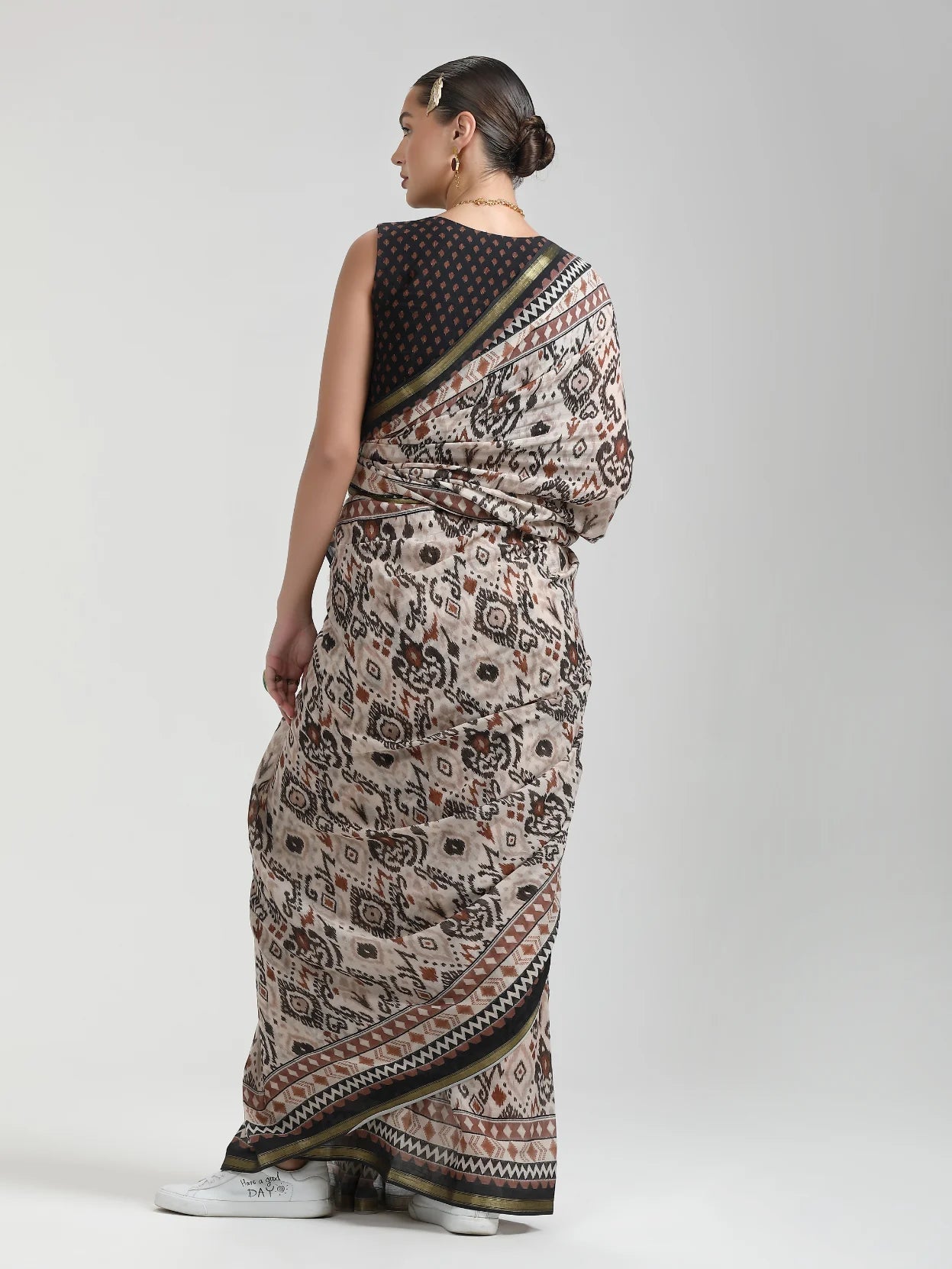 BEIGE & BLACK MULMUL COTTON LIVA DIGITAL PRINTED SAREE