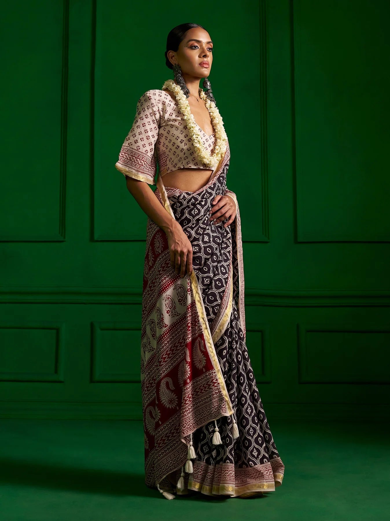 BLACK & RED VISCOSE MUL INDIGO RED BAGH PRINT SAREE