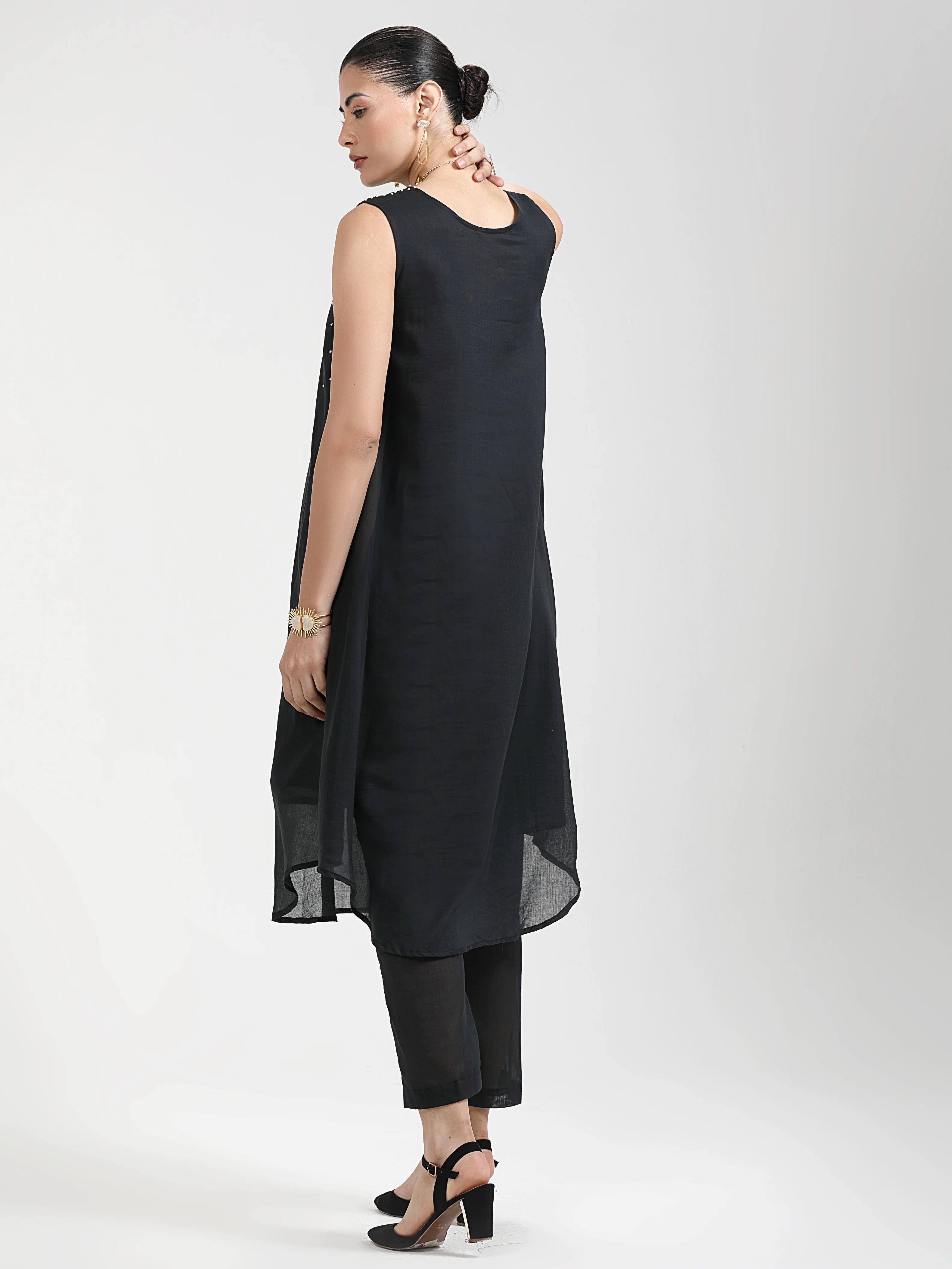 BLACK VISCOSE MUL HAND EMBROIDERD KURTA PANTS