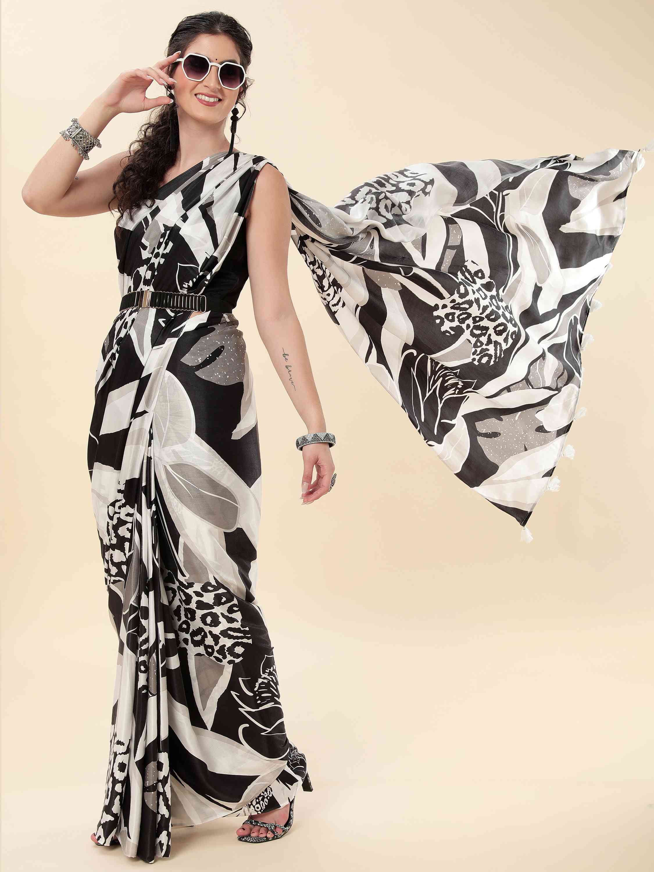 BLACK & WHITE MONOCHROME FLORA FAUNA PRINT SAREE